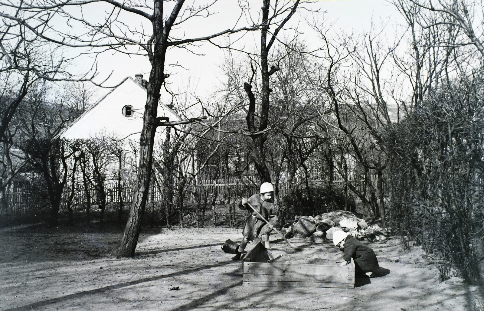 Magyarország, Budapest II., a Riadó utca 4. számú ház kertje., 1935, Széman György, Budapest, Fortepan #115756