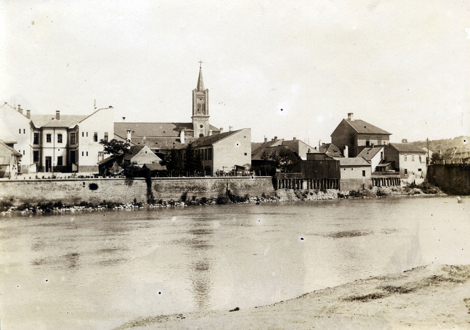 Románia,Erdély, Nagyvárad, a Sebes-Körös túlpartján a Széchenyi téren álló Szent György görögkatolikus szemináriumi templom., 1905, Széman György, templom, görögkeleti, folyópart, Fortepan #115788