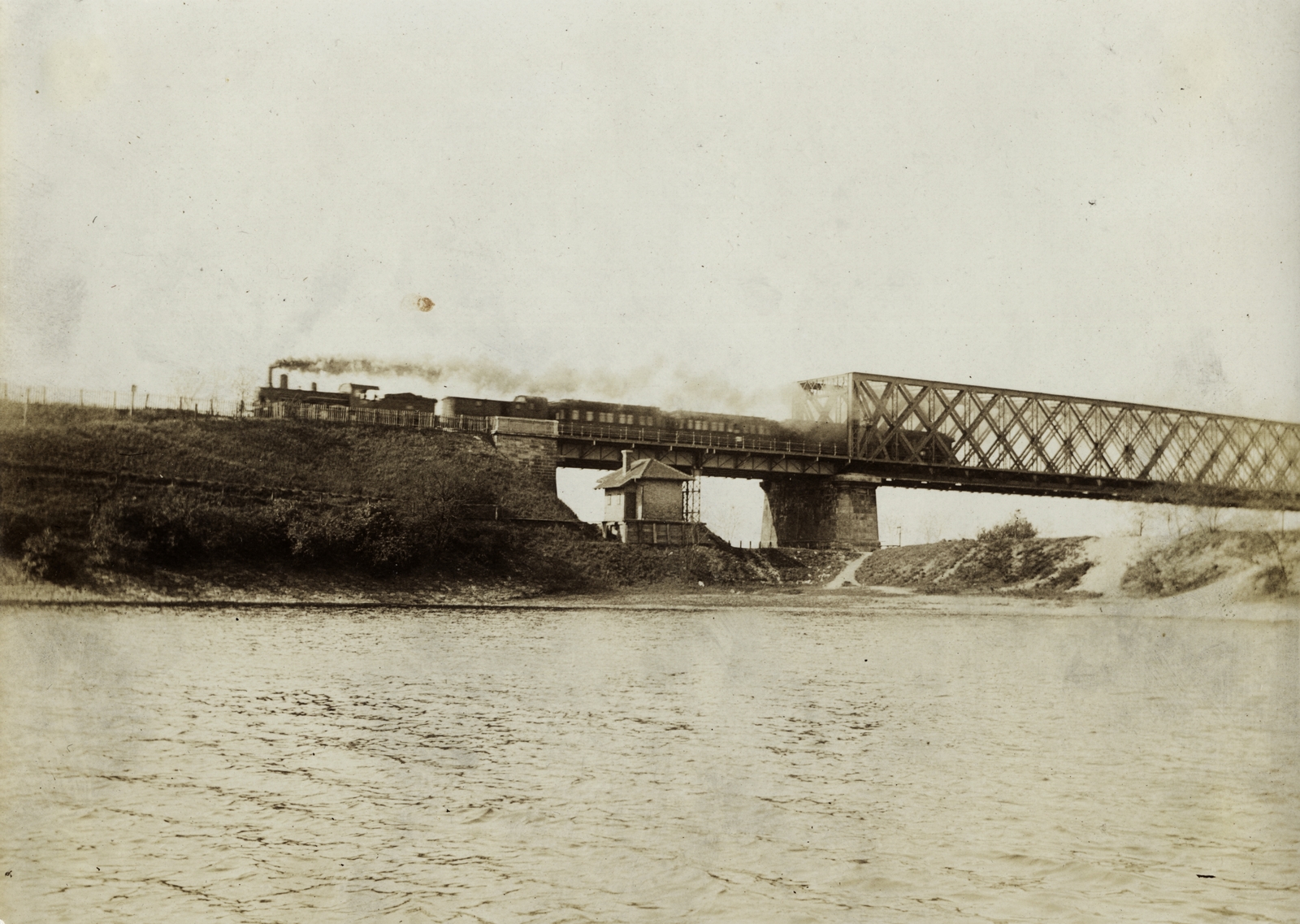 Hungary, Budapest XI., Lágymányosi-öböl, Összekötő vasúti híd., 1906, Széman György, railway bridge, train, Budapest, Fortepan #115830