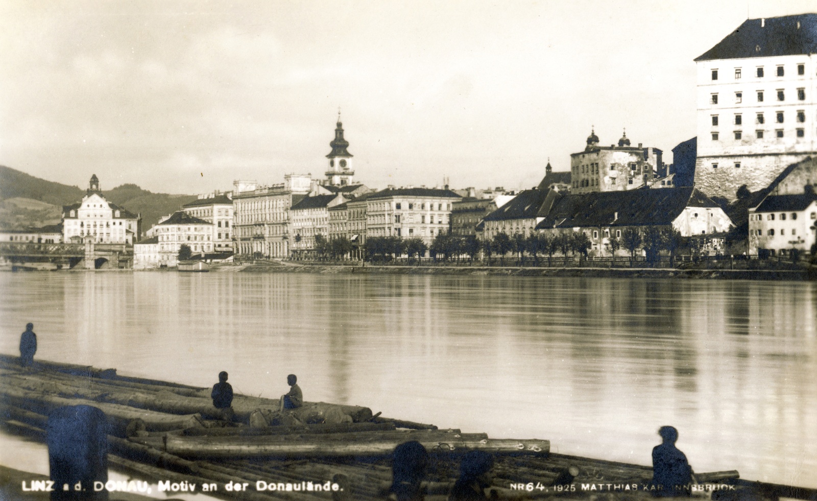 Austria, Linz, Duna, balra az "Alte Brücke" (később a Nibelungenbrücke épült a helyén), jobbra a Várkastély (Linzer Schloss)., 1925, Széman György, river, Danube, Fortepan #115875