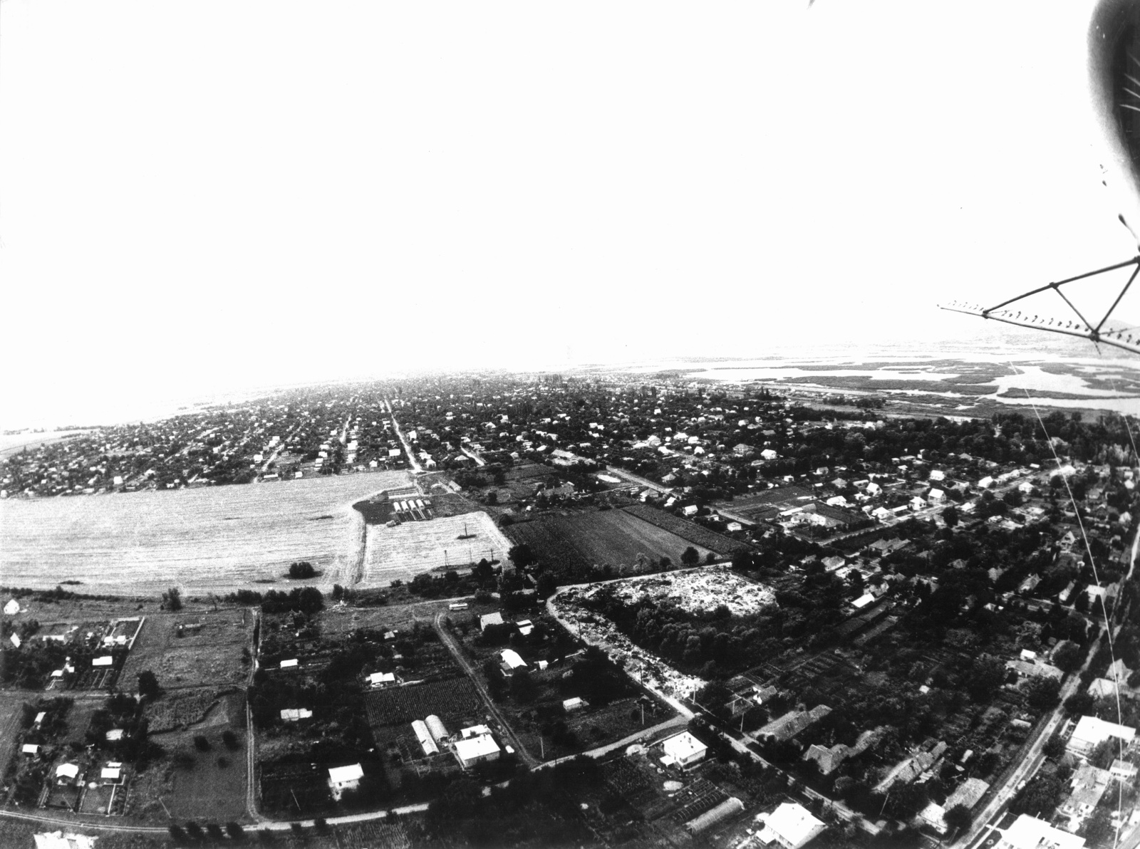 Hungary, Lake Velence, légifotó, balra Velence., 1980, Hajdu András, aerial photo, Fortepan #115977