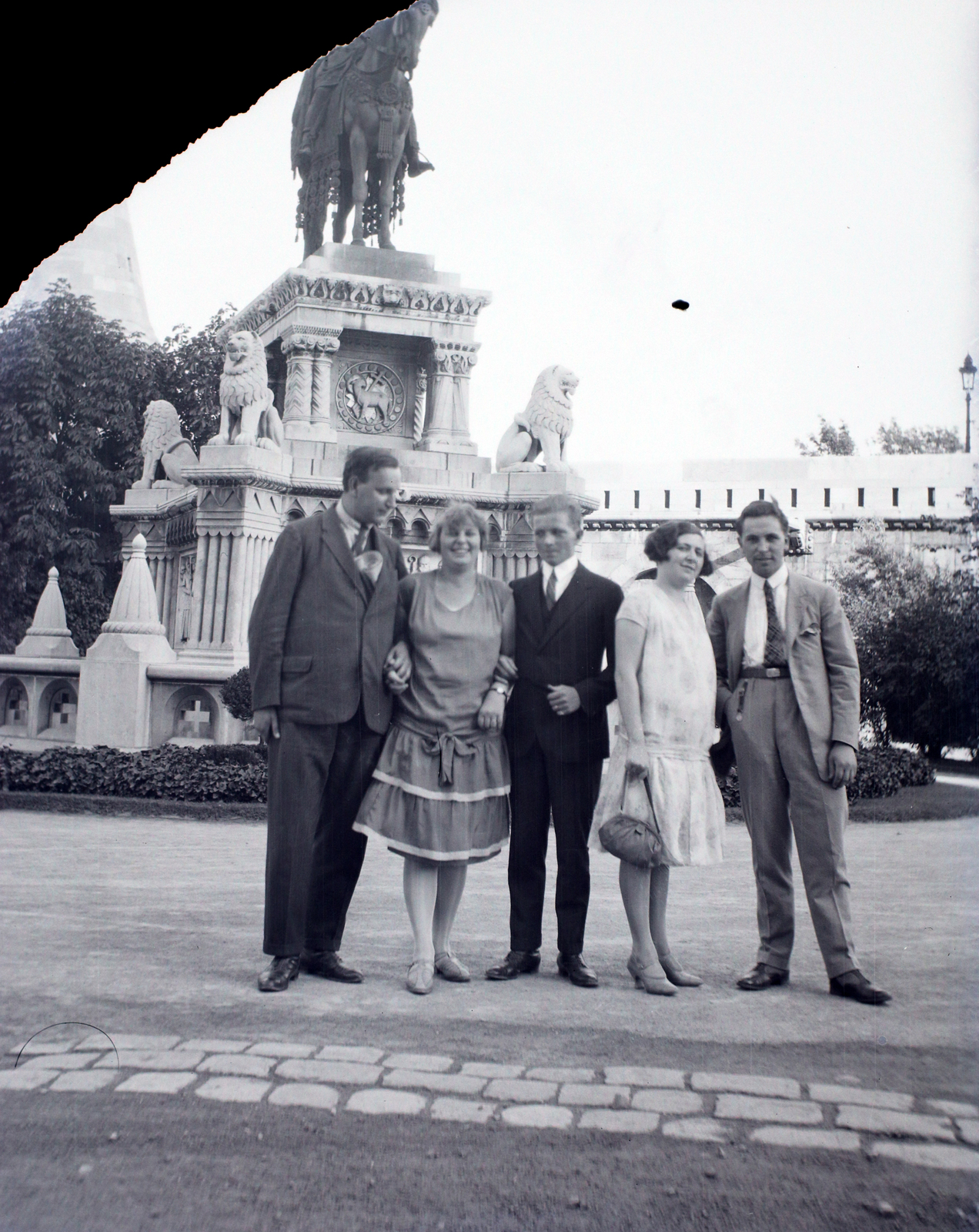 Magyarország, budai Vár, Budapest I., Szentháromság tér, Szent István szobra (Stróbl Alajos, 1906.)., 1930, Koroknai-Tegez Ferenc, emlékmű, lovas szobor, Szent István-ábrázolás, Budapest, Stróbl Alajos-terv, Fortepan #116031