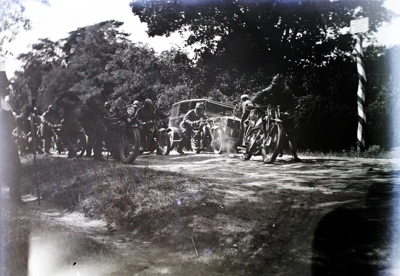 A felvétel az Unione Sportiva Milanese által rendezett Milánó-Budapest-Milánó motorverseny készült., 1928, Visnyovszky Éva, motorkerékpár, Fortepan #116247