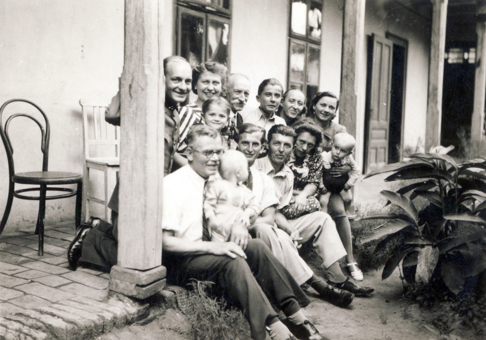 1938, Fortepan/Album009, family, porch, sitting on lap, smile, Fortepan #116485