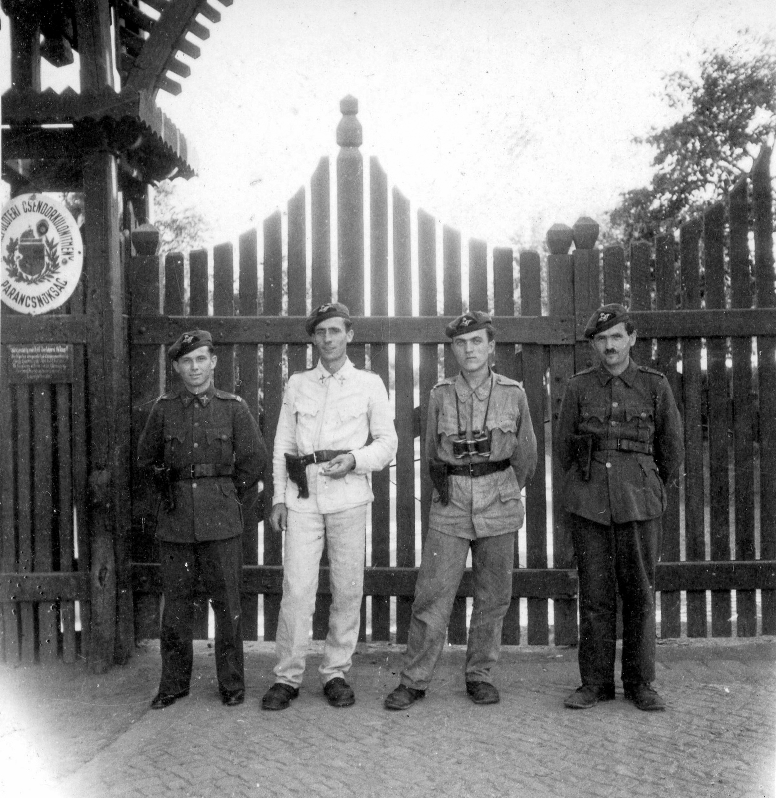 1942, Szabó Barbara, uniform, telescope, Royal Hungarian Air Force, crest, enamel sign, gendarme, Fortepan #116525