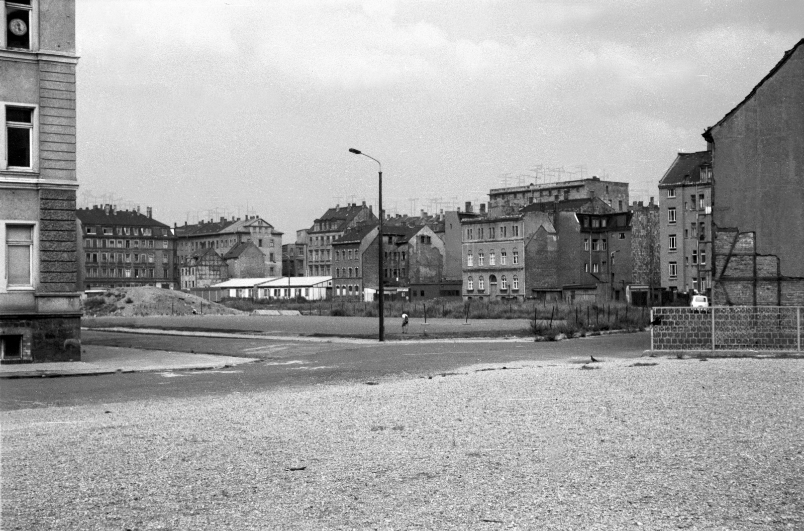 Németország, Lipcse, Glockenstraße - Friedrichstraße sarok, szemben a Seeburgstrasse és a Talstrasse épületei., 1982, Bartók István, NDK, Fortepan #116675