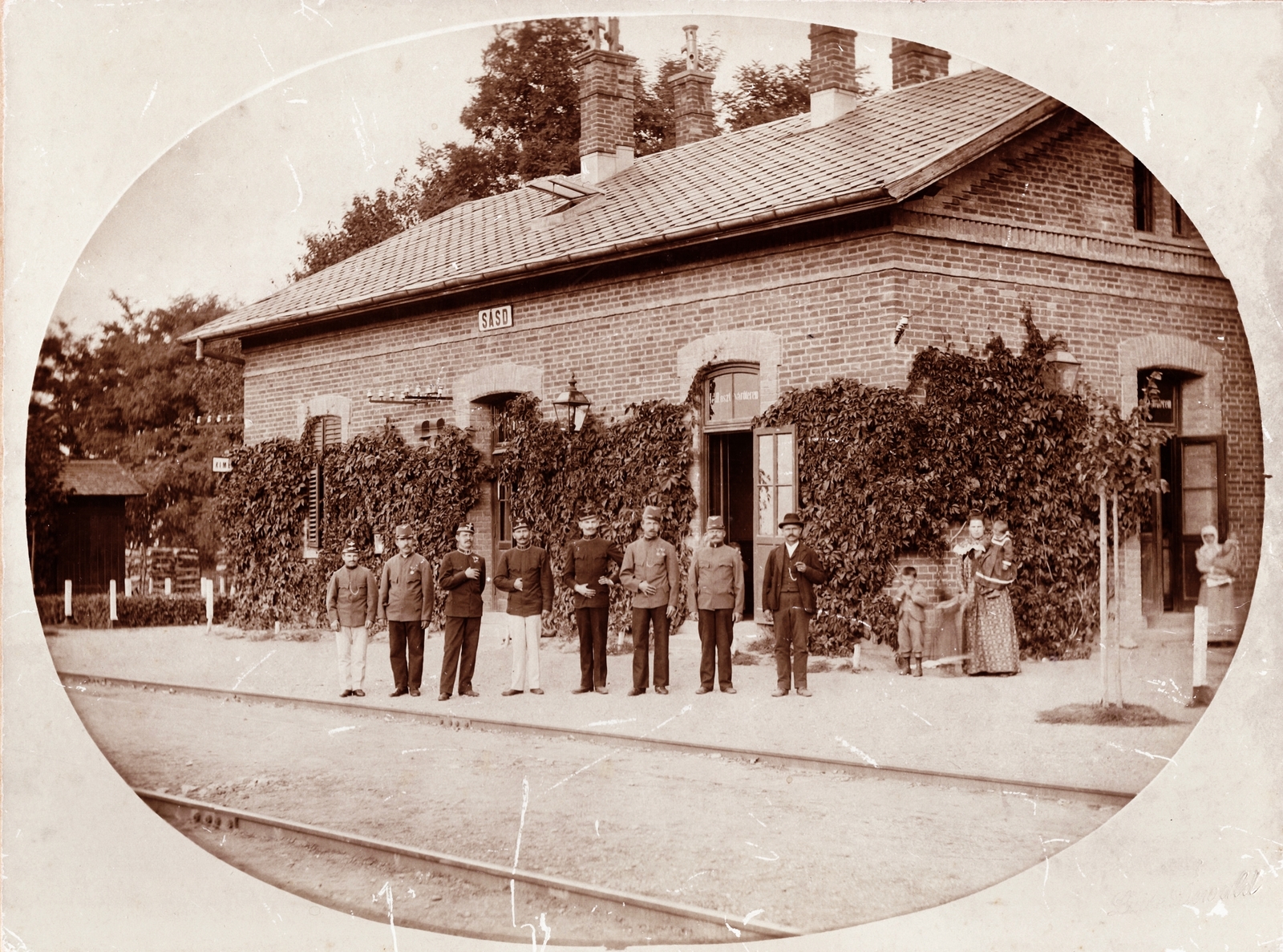 Hungary, Sásd, vasútállomás., 1915, Szűcs Róbert, train station, place-name signs, Fortepan #116765