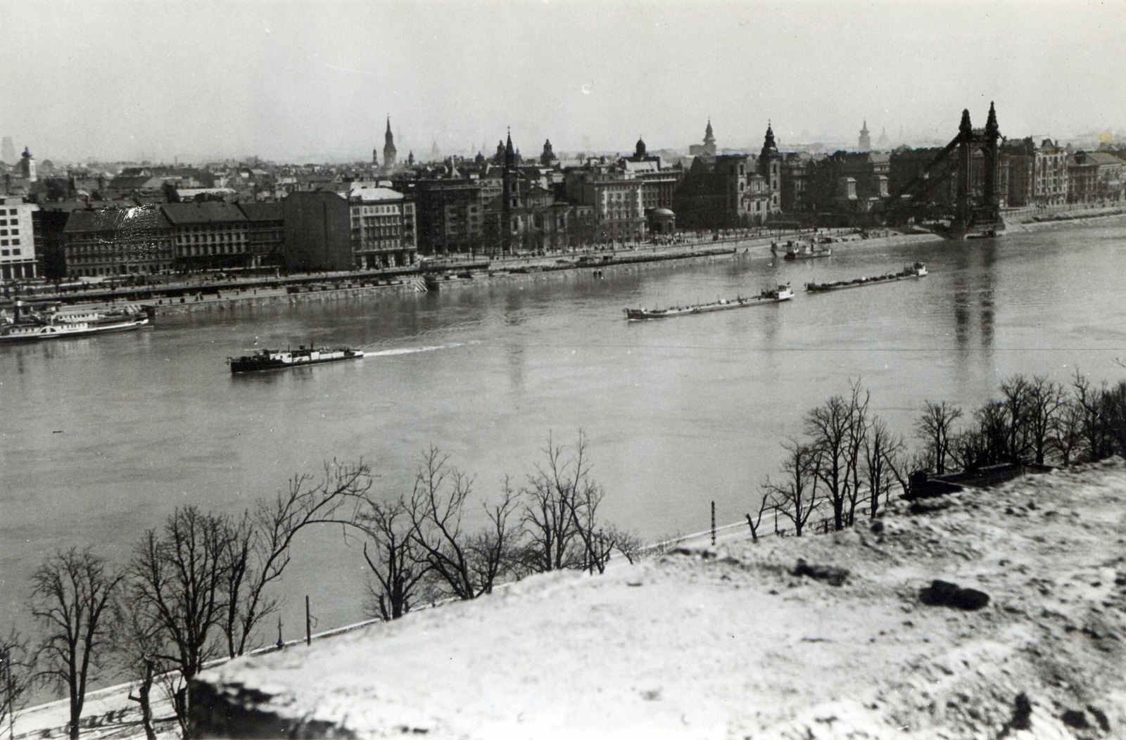 Hungary, Budapest V.,Budapest I., kilátás a budai Várból a Dunakorzó és a Petőfi tér felé., 1950, Horváth Márton, river, Danube, Budapest, Fortepan #116777