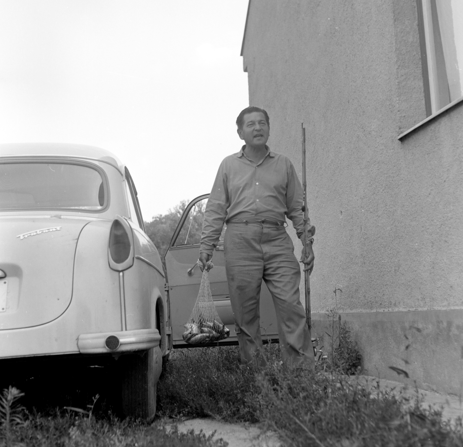 1961, FSZEK Budapest Gyűjtemény / Sándor György, Sándor György, Trabant-brand, fishing, fish, fishing rod, Fortepan #116818