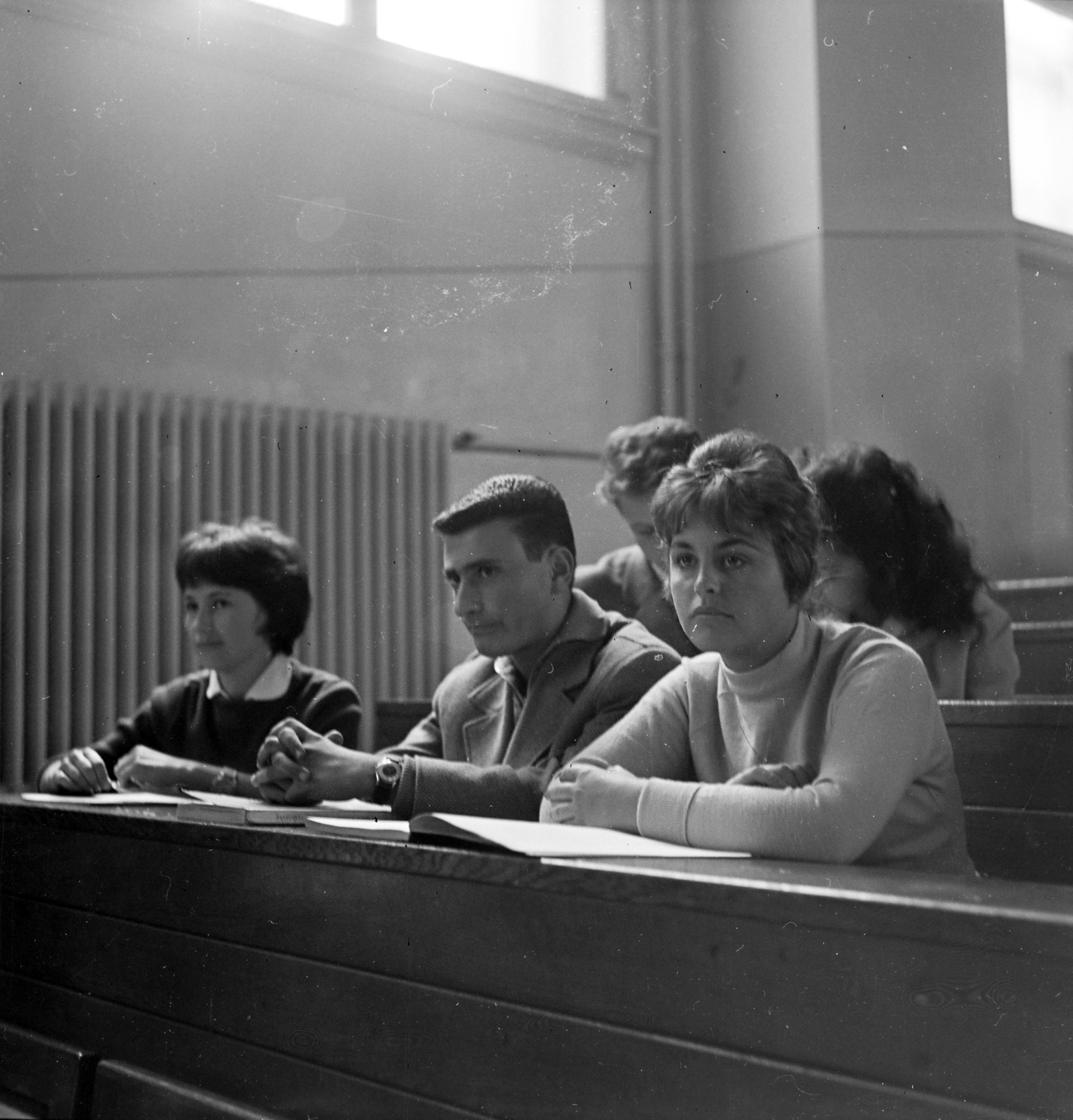 Hungary, Budapest V., Egyetem tér, ELTE Állam- és Jogtudományi Kar, előadóterem., 1959, FSZEK Budapest Gyűjtemény / Sándor György, Sándor György, education, school desk, lecture hall, Budapest, Fortepan #116866