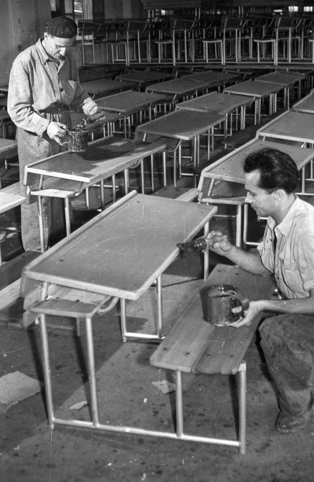 Hungary, Budapest IV., Geduly utca 1-3., Iskolabútorgyár., 1957, FSZEK Budapest Gyűjtemény / Sándor György, Sándor György, Budapest, painting, school desk, Fortepan #116977