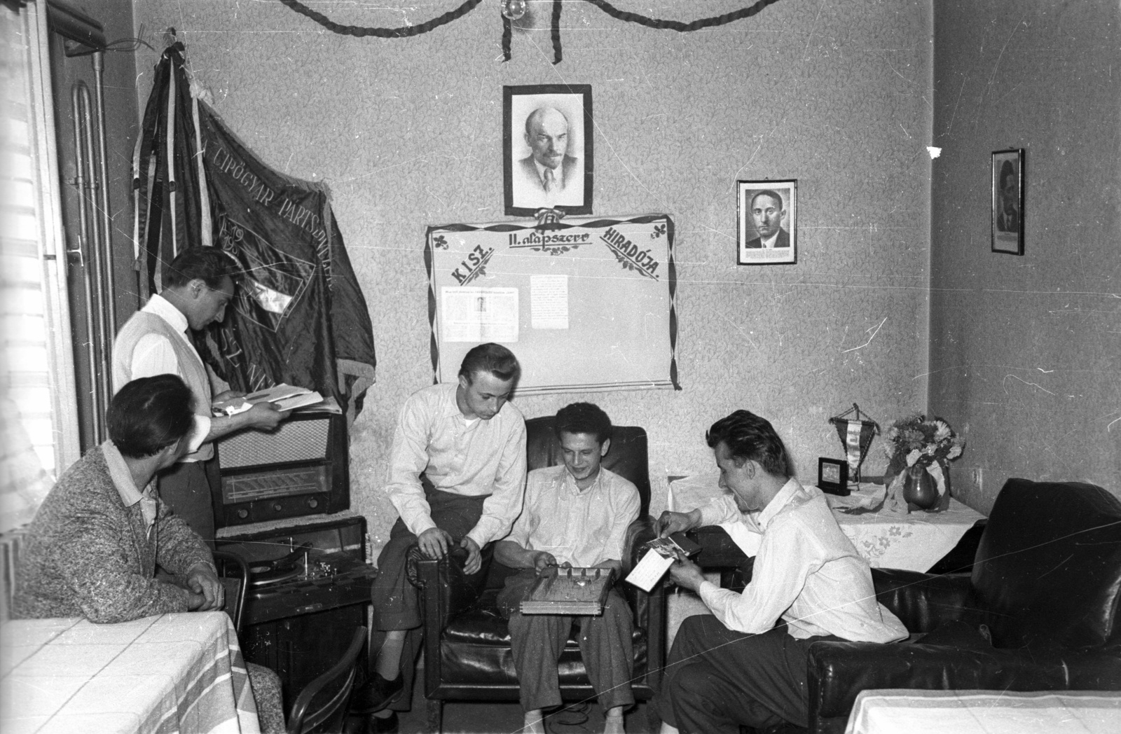 Hungary, Budapest IV., Károlyi István (Táncsics Mihály) utca 10., Duna Cipőgyár, párthelyiség., 1959, FSZEK Budapest Gyűjtemény / Sándor György, Sándor György, Budapest, Fortepan #117074