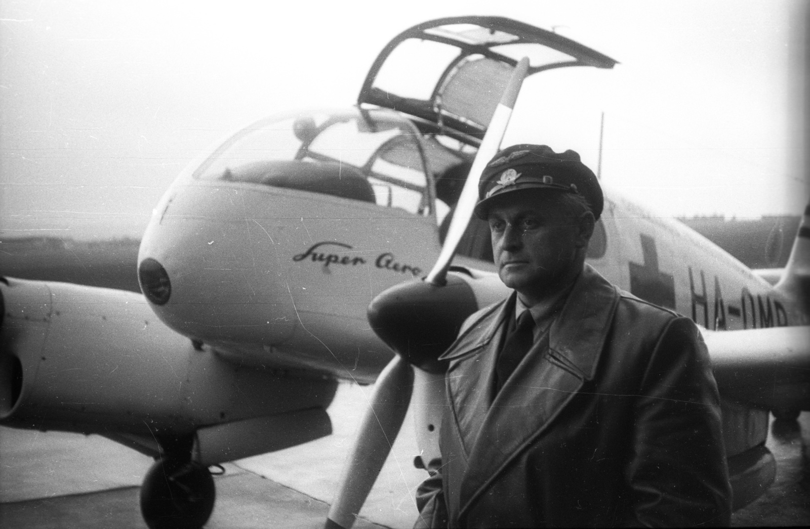 Hungary, Budaörs Airport, Budapest XI., Wittinger Kálmán az Országos Mentőszolgálat főpilótája., 1958, FSZEK Budapest Gyűjtemény / Sándor György, Sándor György, Czechoslovak brand, airplane, Aero-brand, Budapest, registration mark, Fortepan #117081