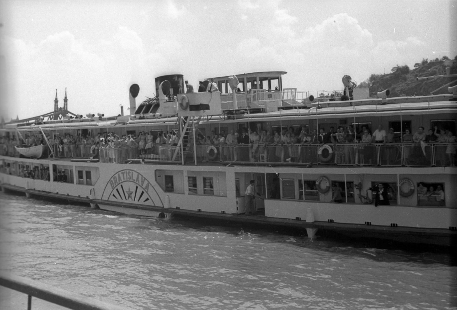 Hungary, Budapest V., Belgrád rakpart, Bratislava gőzhajó a MAHART nemzetközi hajóállomásánál., 1958, FSZEK Budapest Gyűjtemény / Sándor György, Sándor György, ship, Bratislava ship, Budapest, Fortepan #117110