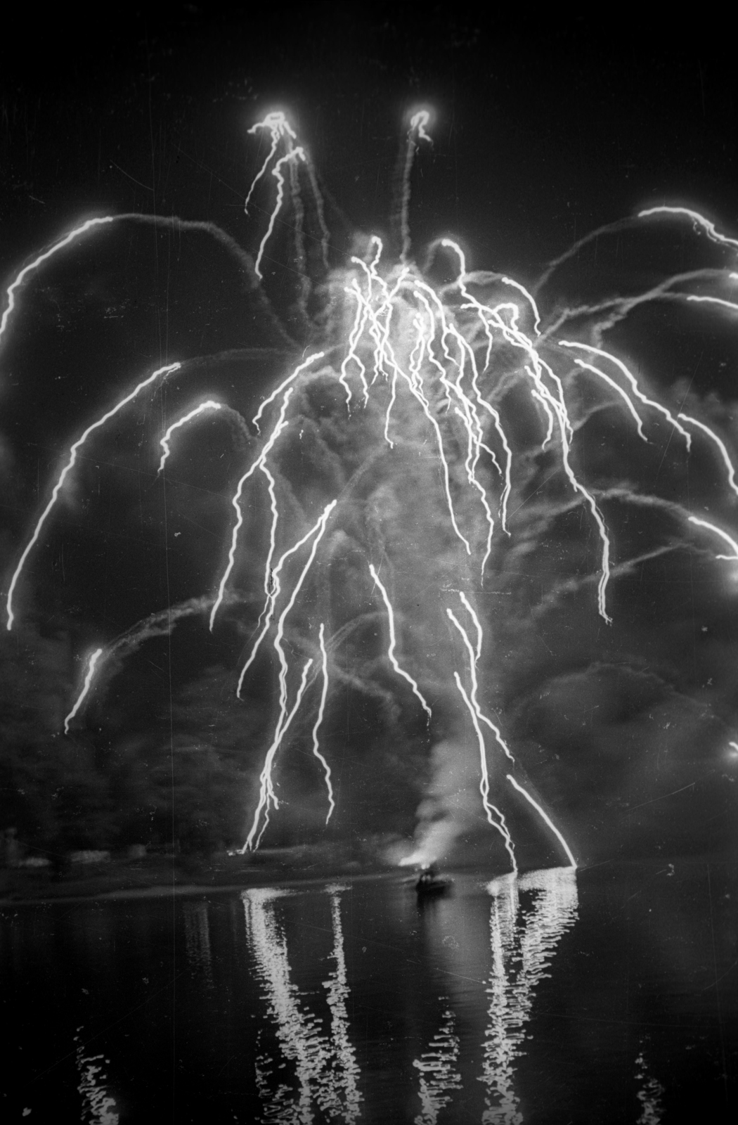 Hungary, 1959, FSZEK Budapest Gyűjtemény / Sándor György, Sándor György, fireworks, Fortepan #117146