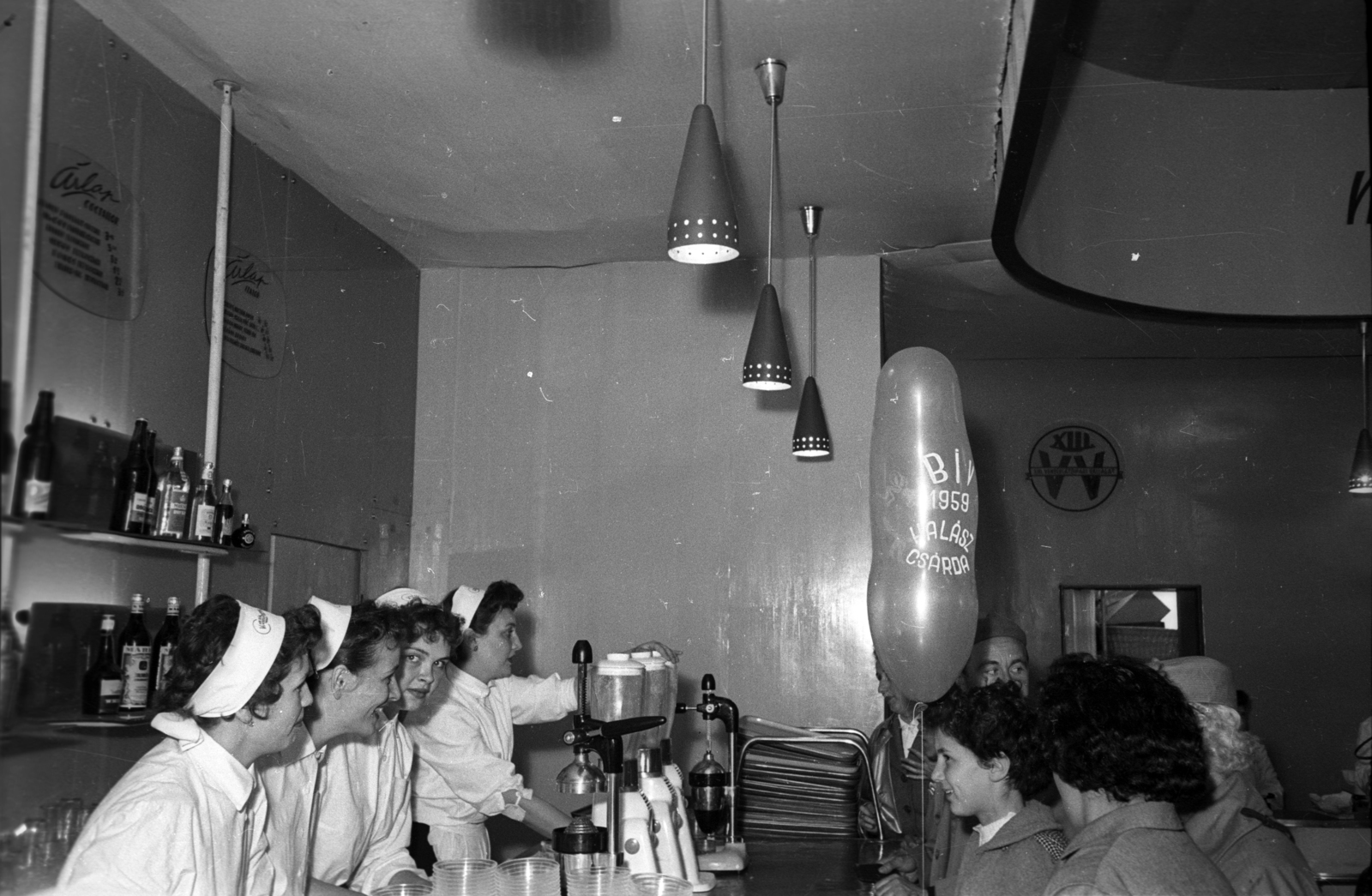 Hungary, Budapest XIV., büfé., 1959, FSZEK Budapest Gyűjtemény / Sándor György, Sándor György, Budapest, buffet, kitchen appliances, Fortepan #117189