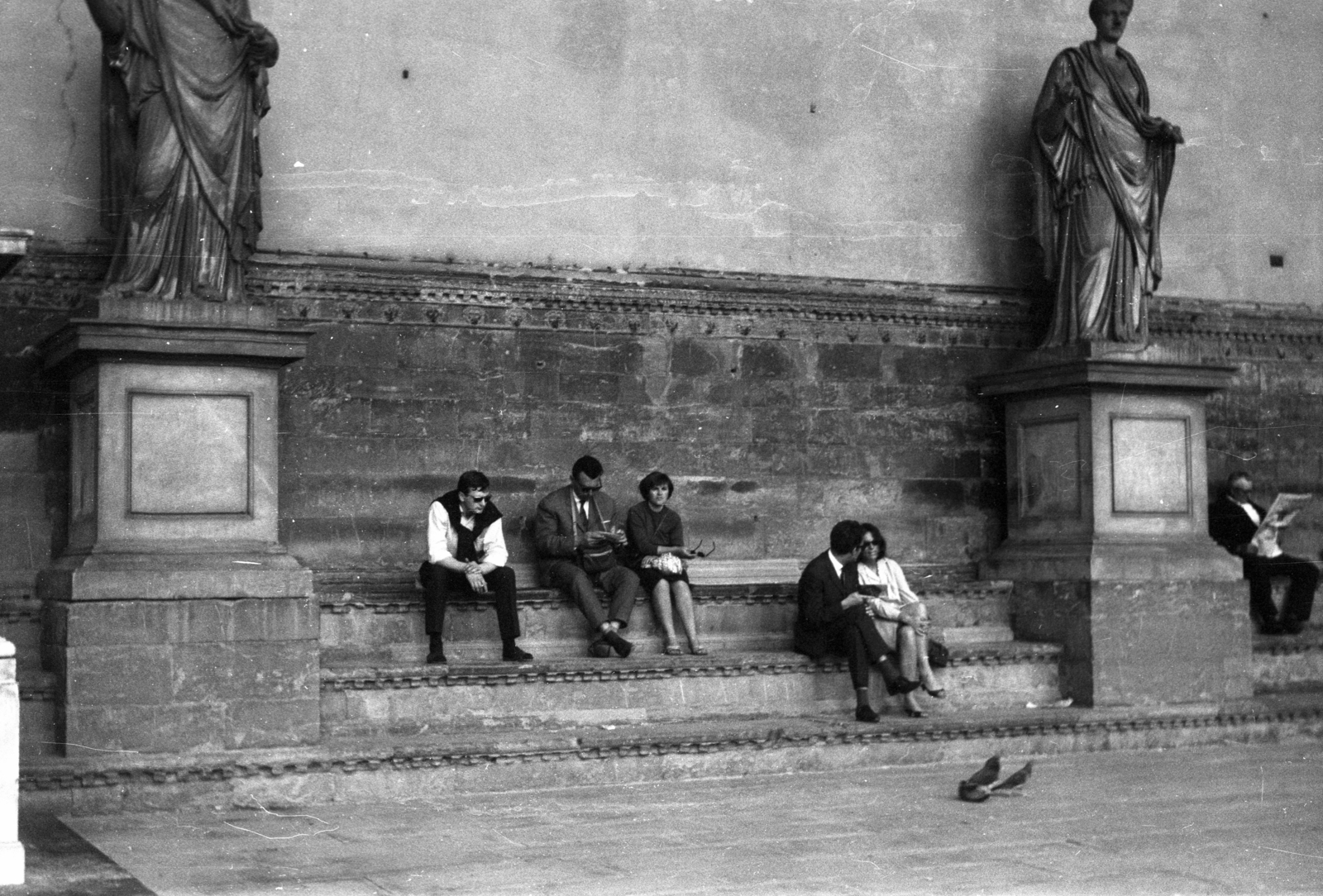 Italy, Florence, Loggia dei Lanzi., 1965, Aradi Péter, Szenczi Mária, Fortepan #117308