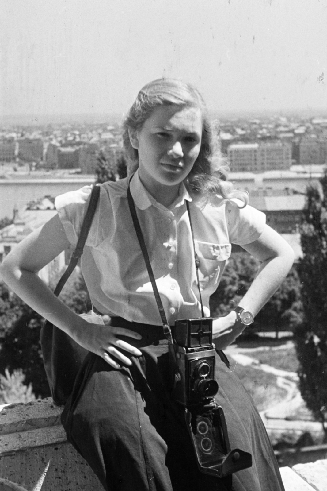 Magyarország, Szenczi Mária fotós., 1953, Aradi Péter, Szenczi Mária, portré, fényképezőgép, fotózás, hölgy, Rollei Rolleiflex, Best of, Fortepan #117319