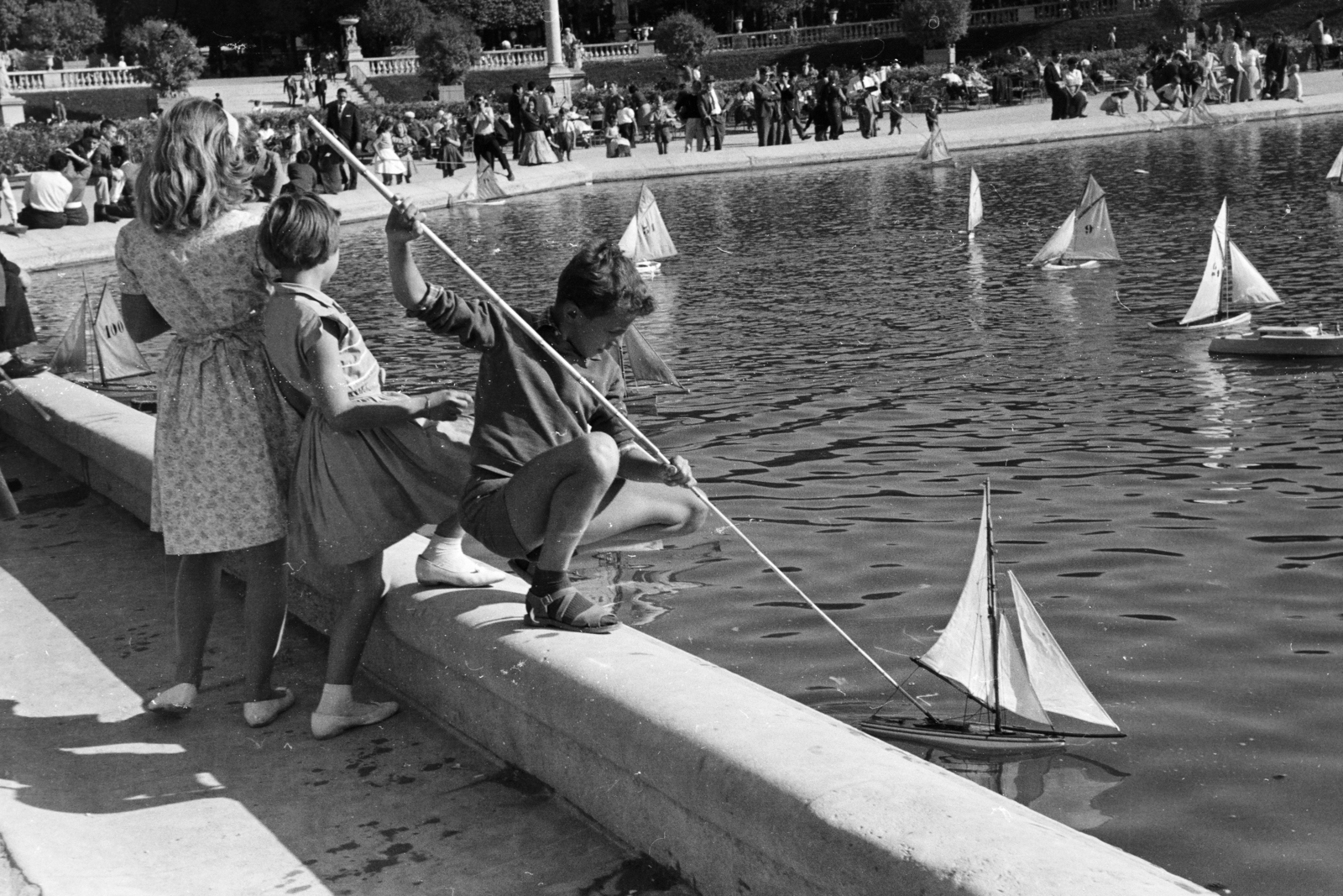 France, Paris, Luxembourg-kert., 1959, Aradi Péter, Szenczi Mária, Fortepan #117328