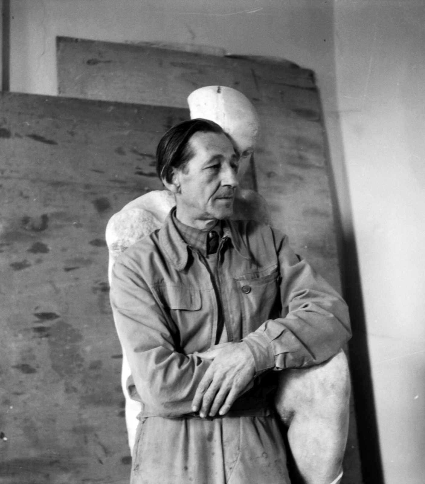 Magyarország, Vilt Tibor szobrászművész műtermében., 1956, Aradi Péter, Szenczi Mária, műterem, Fortepan #117497