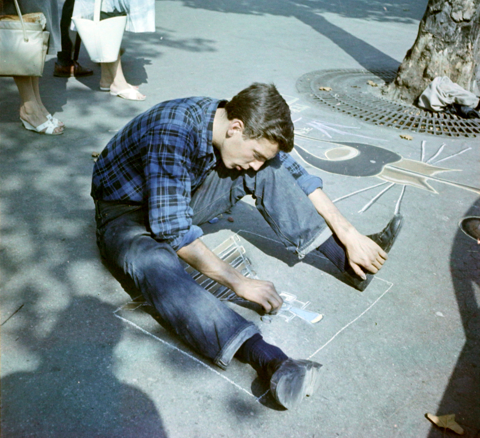 France, Paris, 1959, Aradi Péter, Szenczi Mária, colorful, sitting on the ground, Best of, Fortepan #117539