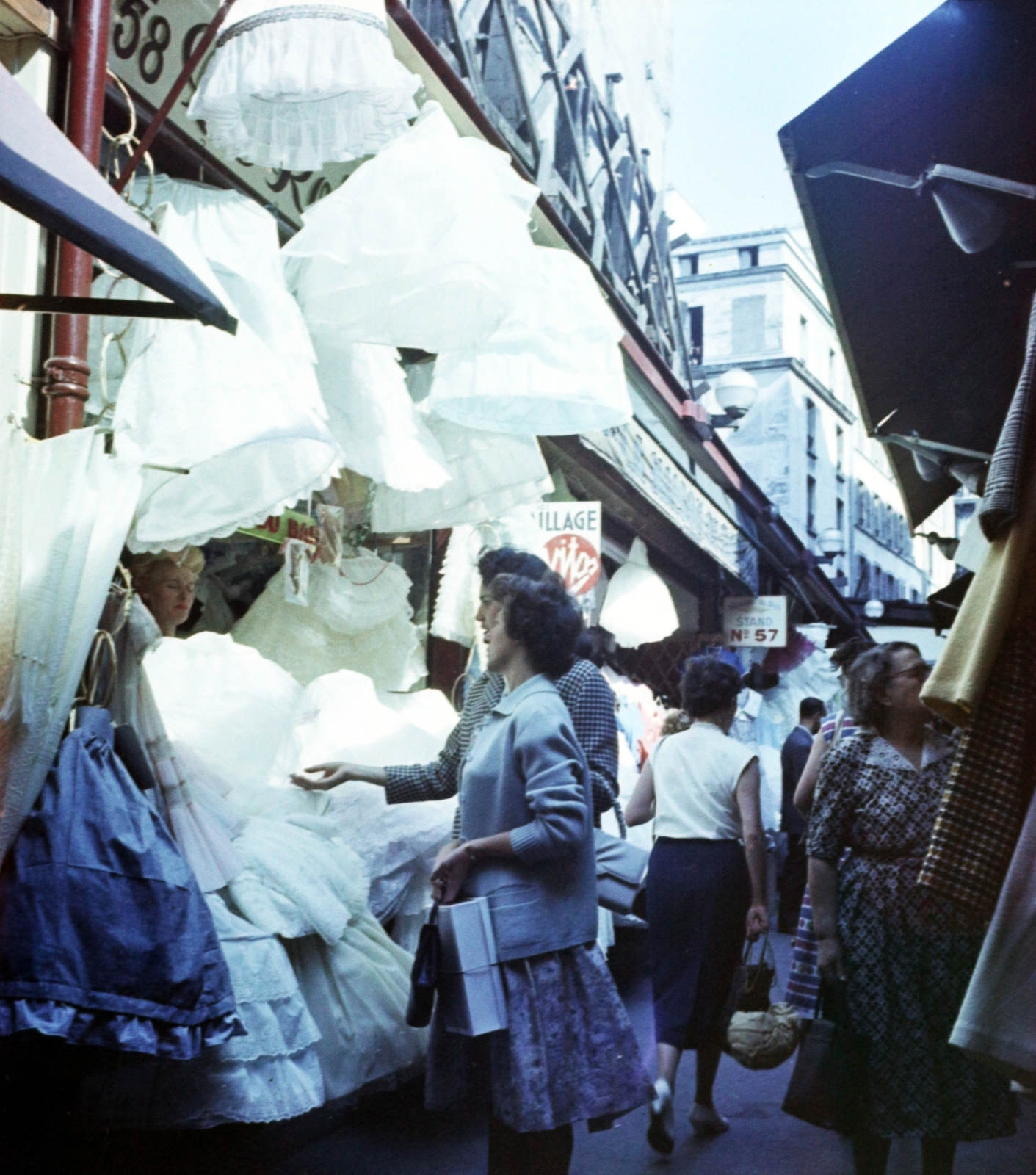 France, Paris, 1959, Aradi Péter, Szenczi Mária, colorful, Fortepan #117544