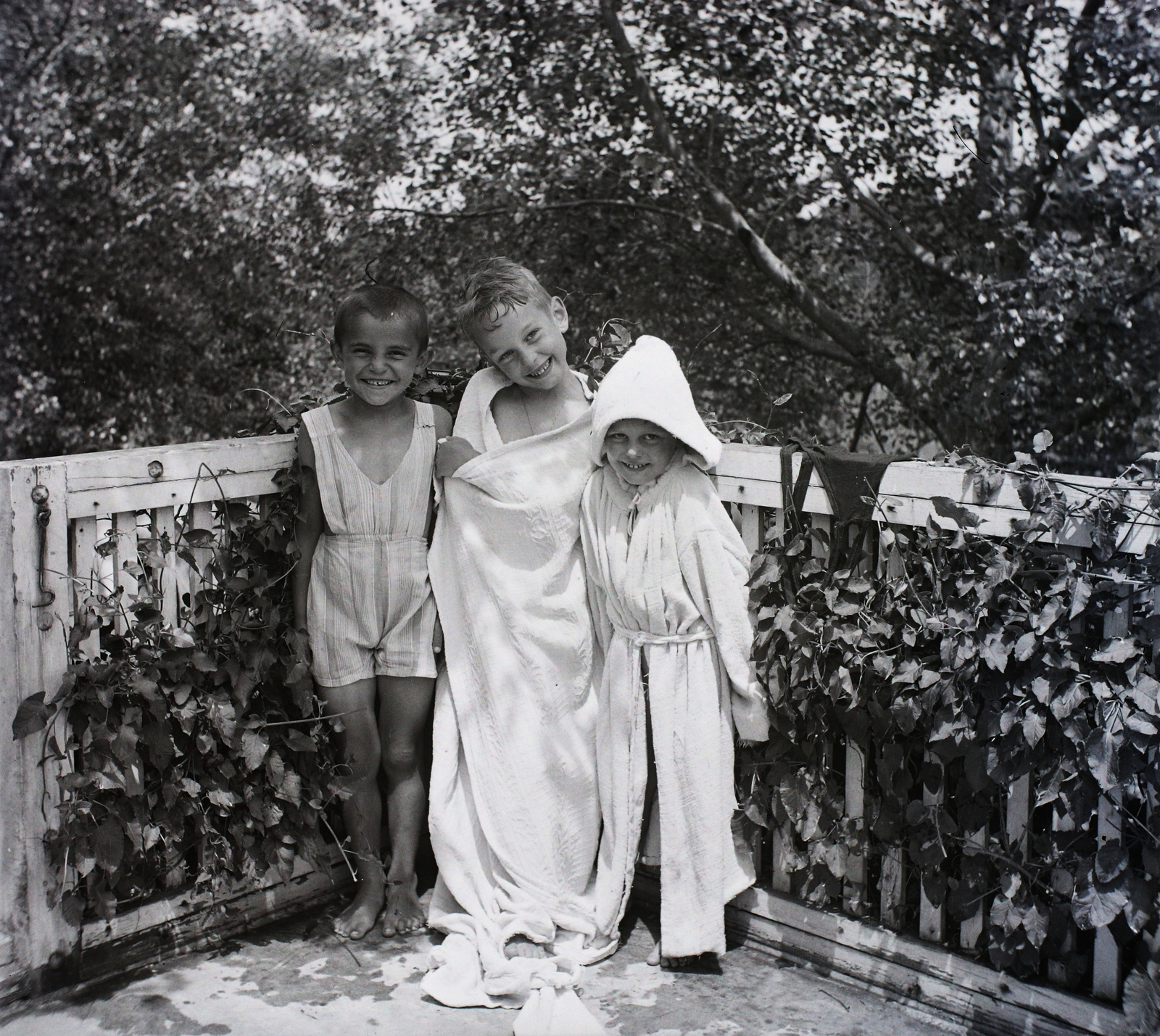 1938, Korbuly, three people, kids, Fortepan #117590