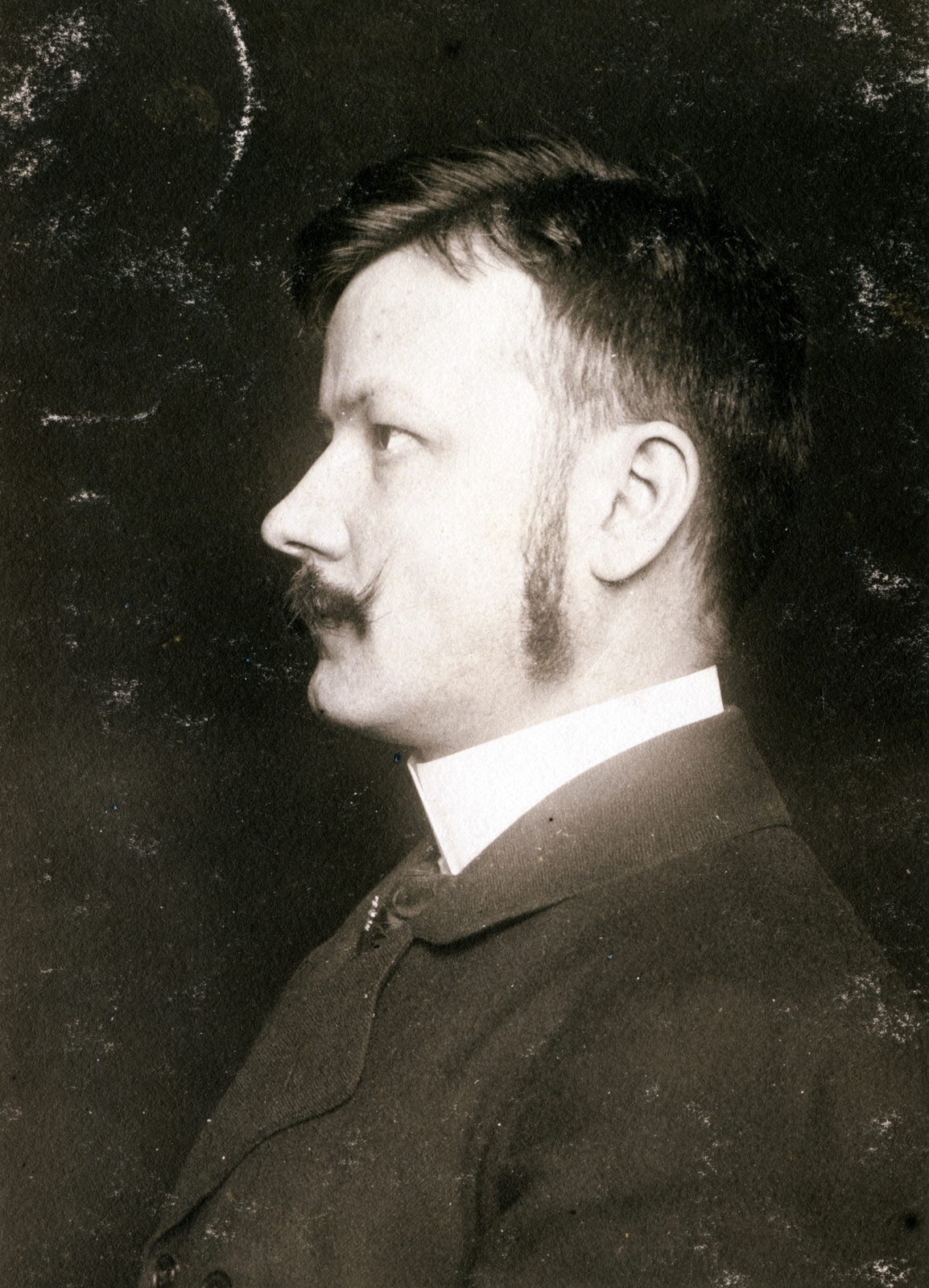 Magyarország, Erdőssy Béla festőművész, grafikus, főiskolai tanár., 1905, Erdőssy Béla, arc profil, bajusz, híres ember, Fortepan #117791