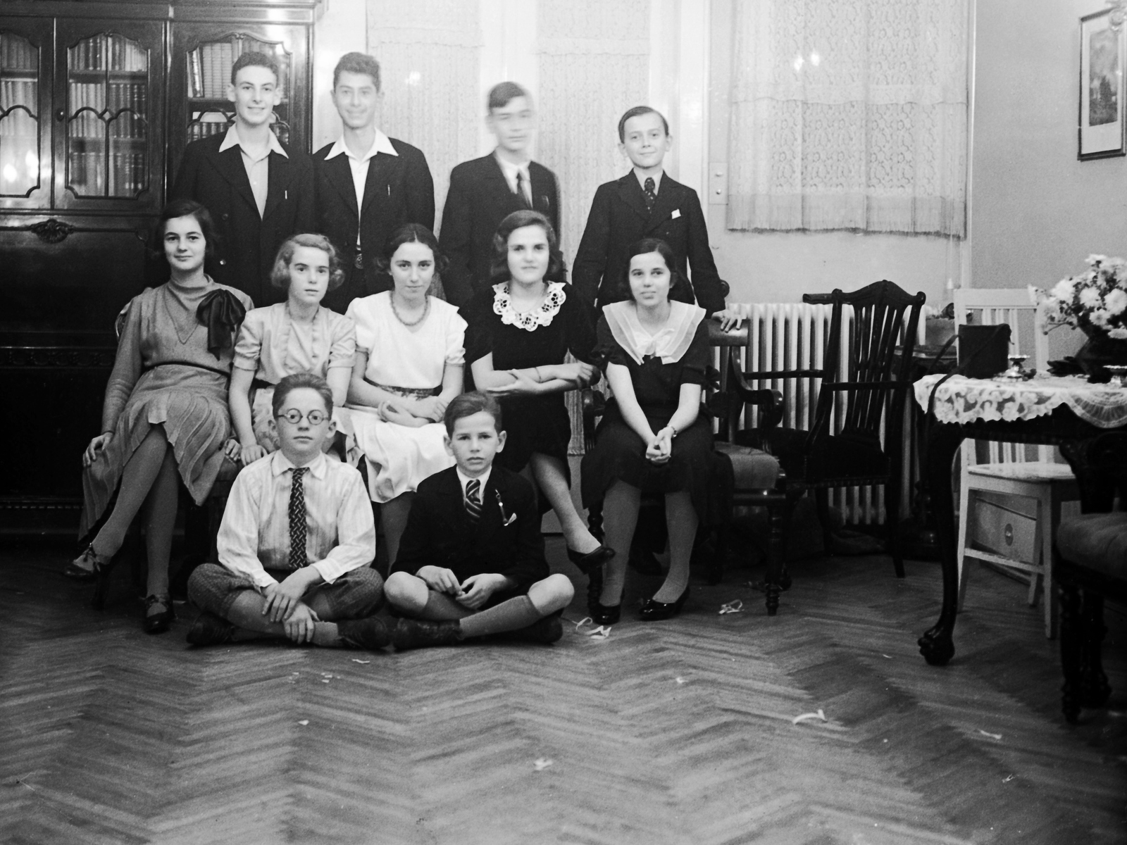 1934, Glázer Attila, youth, tableau, interior, companionship, parquet floor, Fortepan #117803