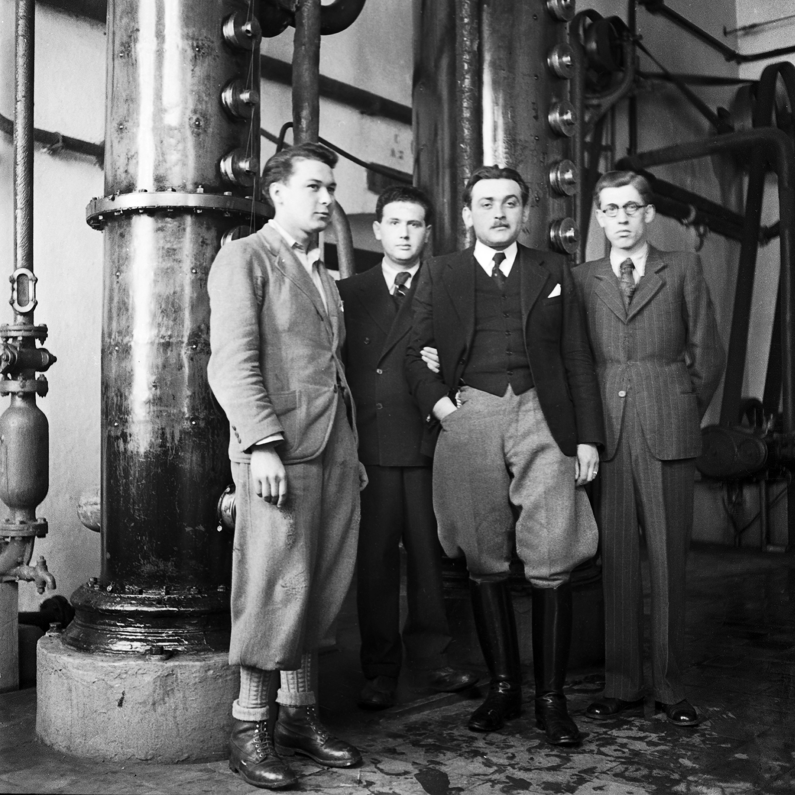 1939, Glázer Attila, factory, suit, pipeline, Fortepan #117807
