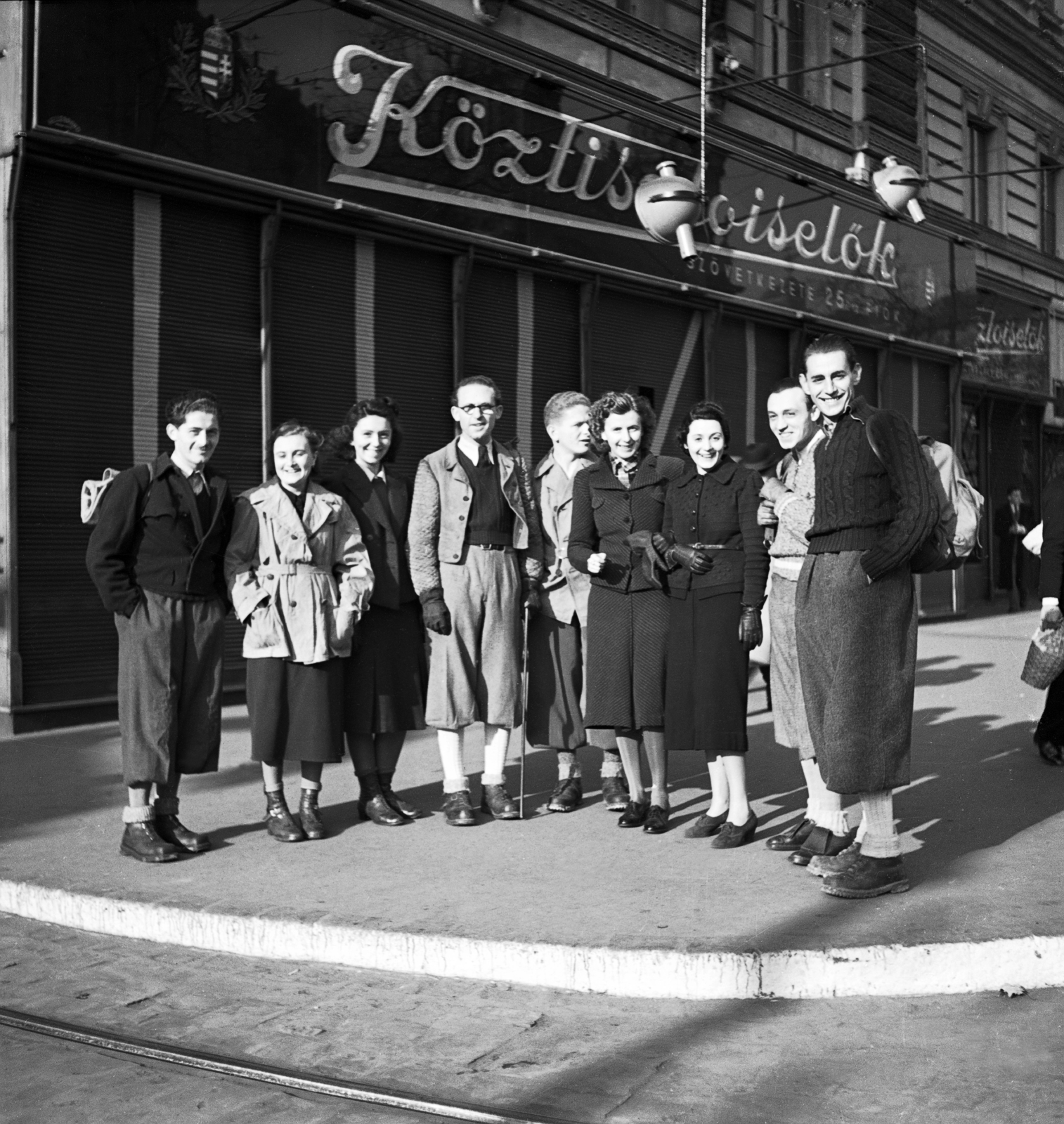 Hungary, Budapest VI., Teréz körút 62., Magyar Köztisztviselők Fogyasztási,Termelő és Értékesítő Szövetkezete 25. sz. fiók., 1940, Glázer Attila, Budapest, breech, tableau, Fortepan #117819