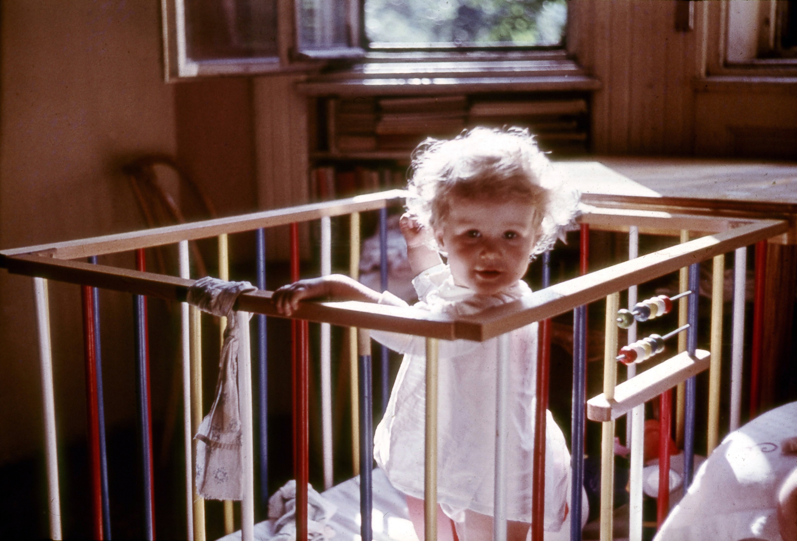 1952, Glázer Attila, portrait, colorful, girl, interior, playpen, Fortepan #117840