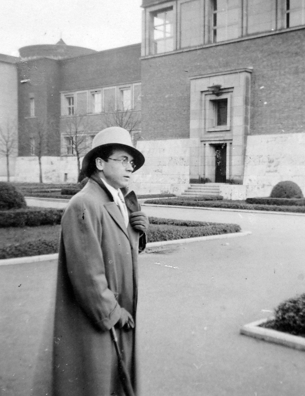 Németország, Düsseldorf, Museum Kunstpalast., 1932, Gádoros Lajos, kalap, szemüveg, múzeum, férfi, Wilhelm Kreis-terv, Fortepan #11790