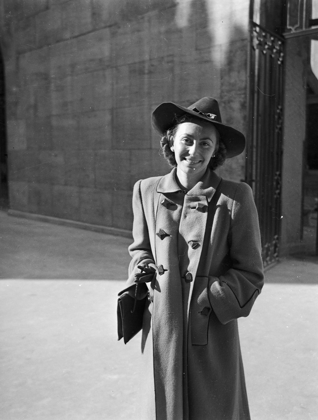 1945, Glázer Attila, lady, smile, hat, coat, Fortepan #117922