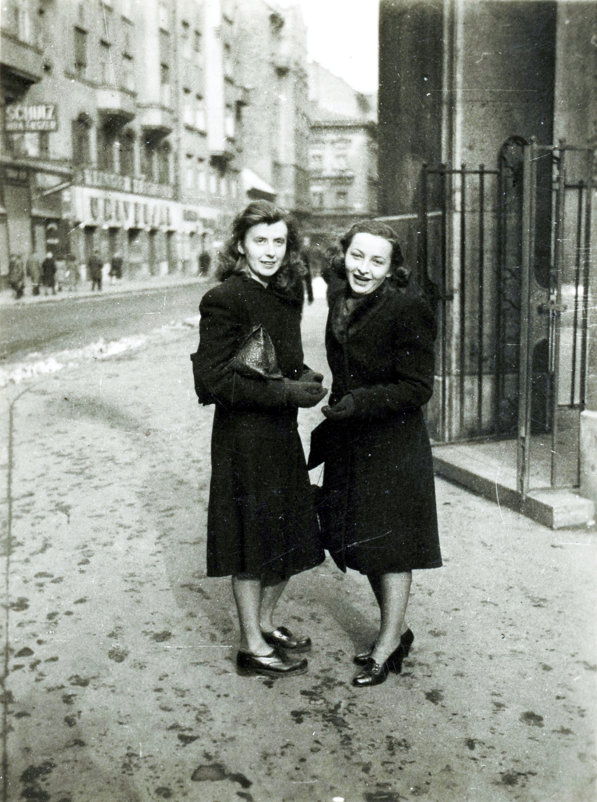 Hungary, Budapest VII., a felvétel Dohány utcai Hősök temploma oldalánál a Wesselényi utcában készült, háttérben a Síp utca kereszteződése., 1942, Glázer Attila, synagogue, judaism, Budapest, Fortepan #117993