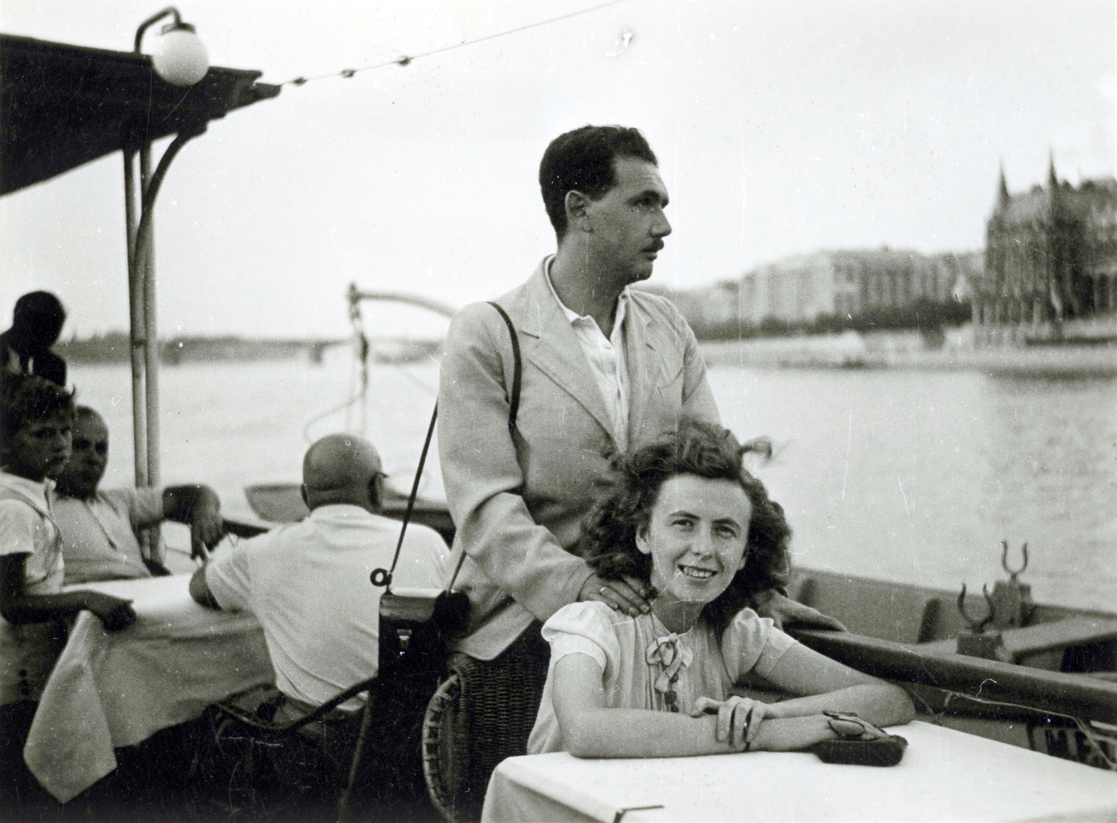 Hungary, Budapest, a Duna egy hajó fedélzetéről a Margit híd felé nézve, jobbra a Parlament., 1947, Glázer Attila, lady, gentleman, Fortepan #118001
