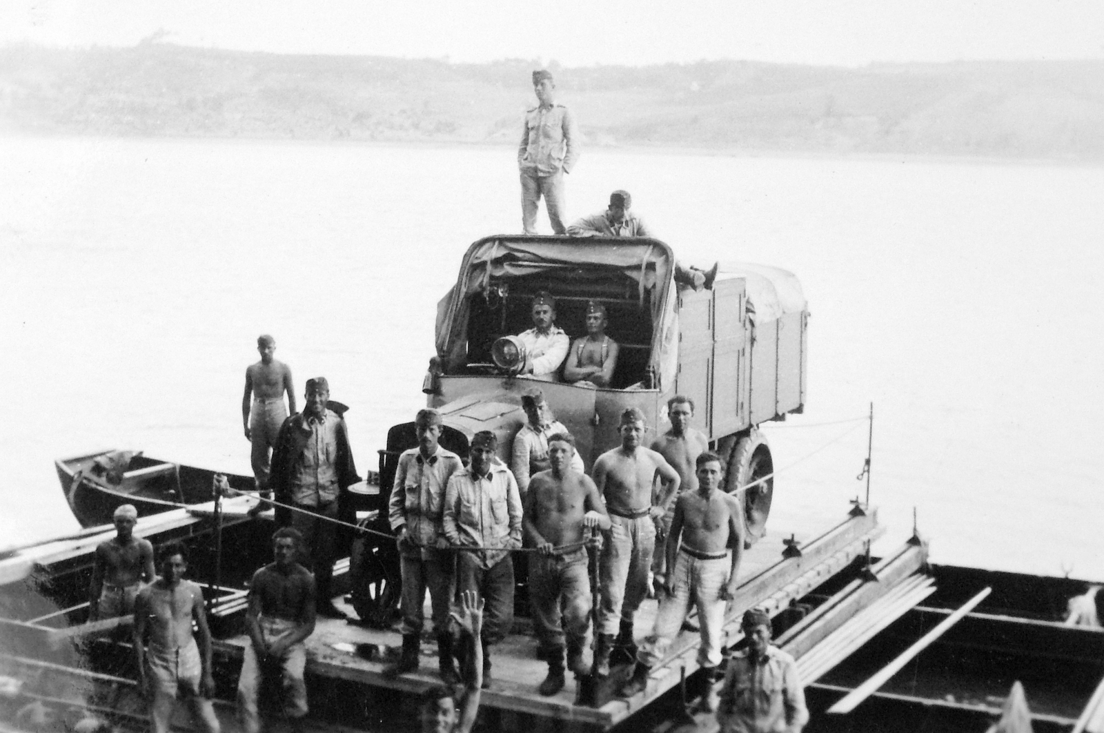 1935, Gádoros Lajos, ferry, commercial vehicle, military, half-naked, Fortepan #11803