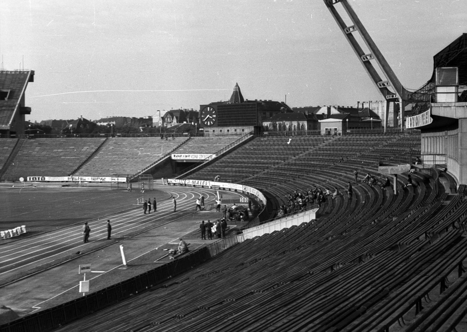 Hungary, Népstadion, Budapest XIV., atlétikai verseny, rúdugrás., 1968, Fortepan/Album013, Budapest, Fortepan #118179