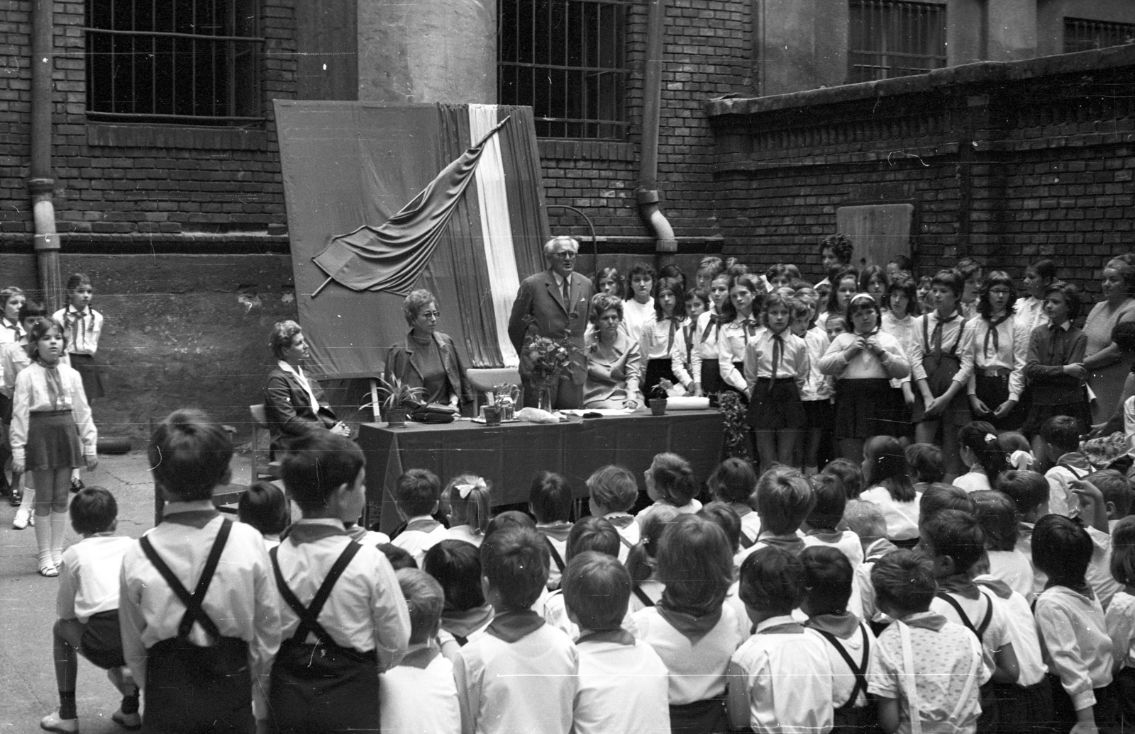 Hungary, Budapest IX., Lónyay (Szamuely) utca 4/c-8., Általános Iskola (később Szent-Györgyi Albert Általános Iskola és Gimnázium)., 1964, Fortepan/Album013, Budapest, Fortepan #118200