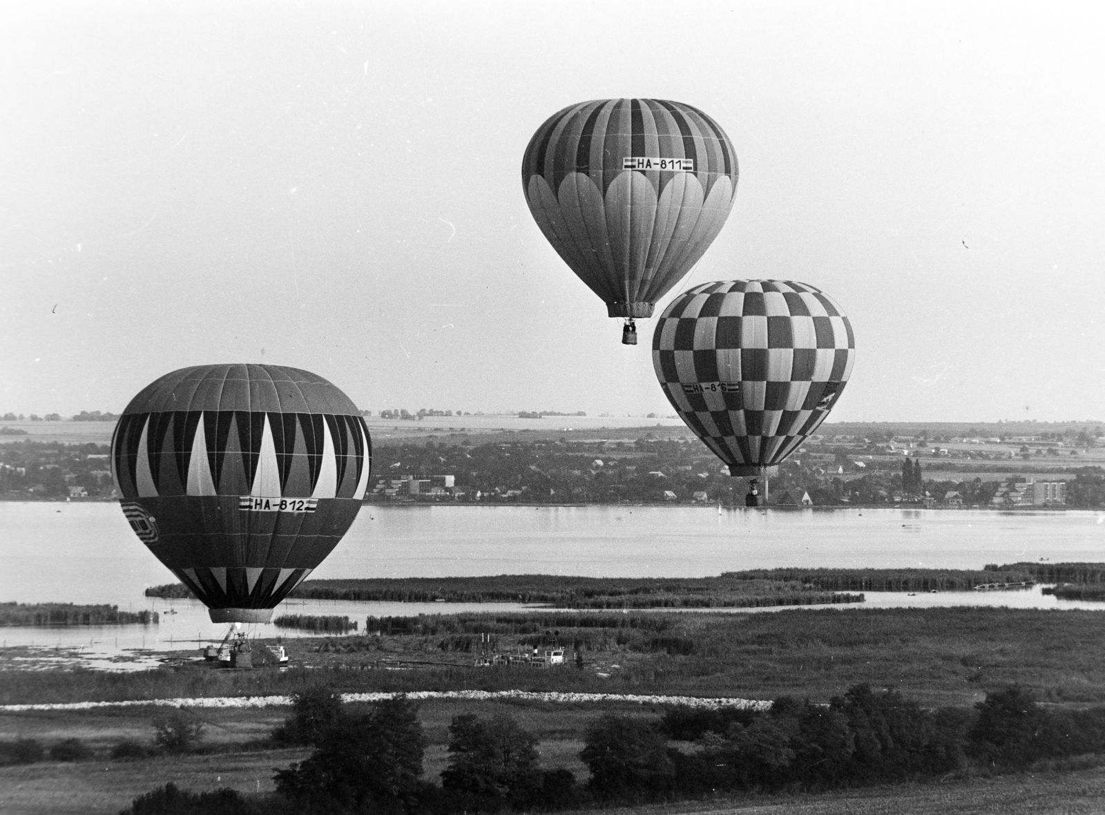Hungary, Lake Velence, Sukoró, hőlégballonok versenye, szemben Agárd., 1983, MHSZ, hot air balloon, registration mark, Fortepan #118305