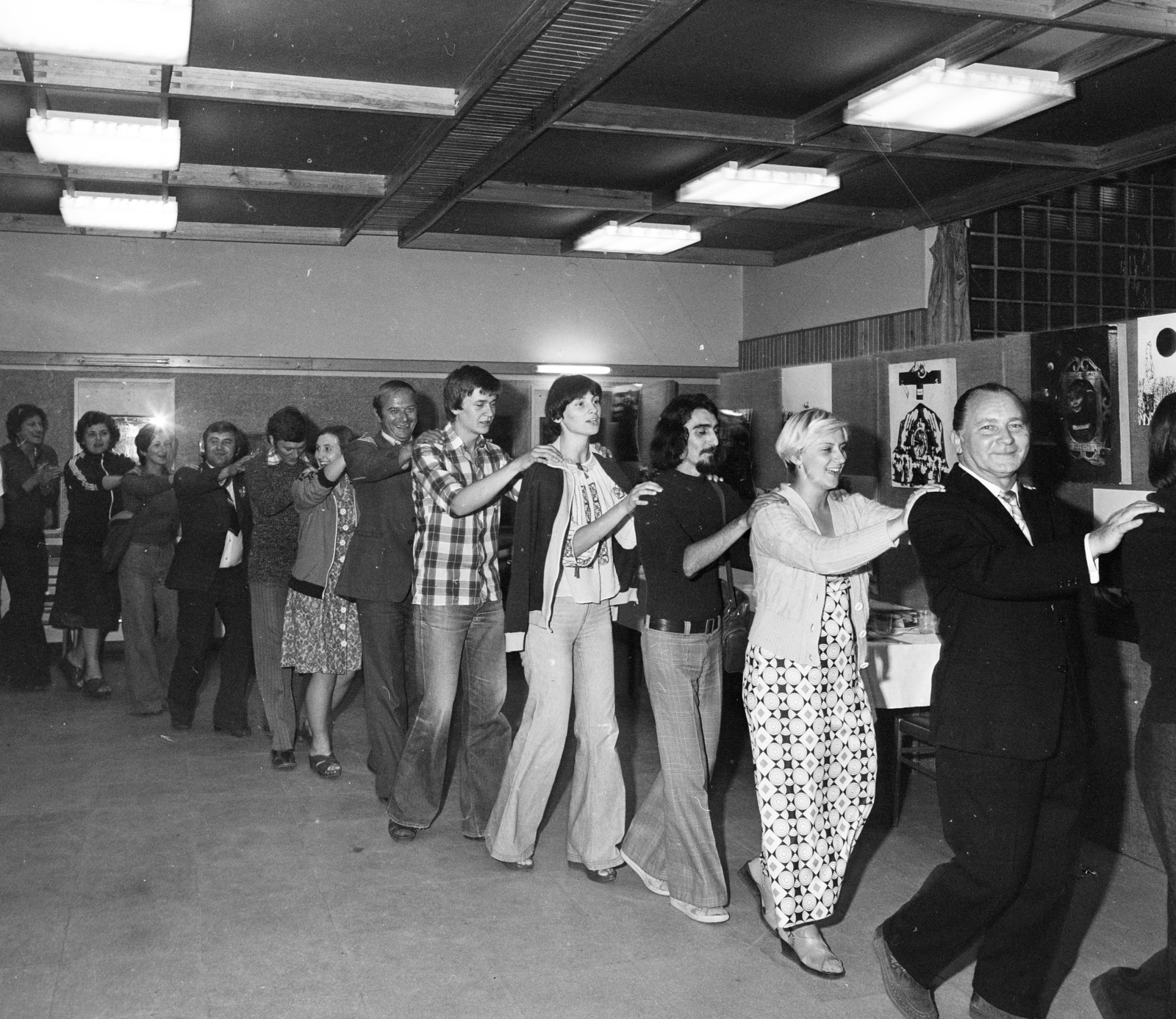 1983, MHSZ, Conga line, plaid shirt, Fortepan #118342