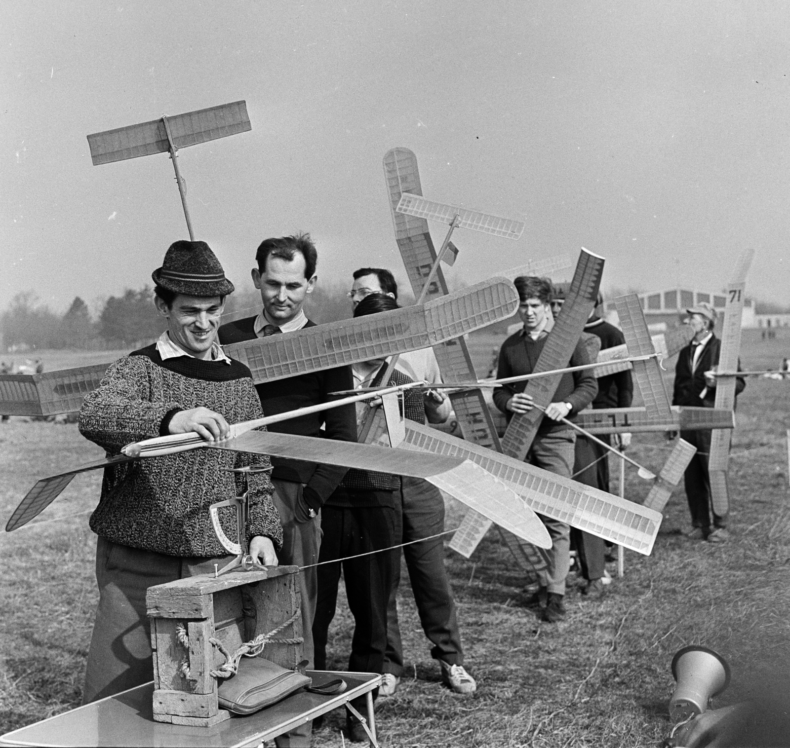 Hungary, Dunakeszi, repülőtér, szabadon repülő modellek versenye., 1969, MHSZ, model plane, Fortepan #118348
