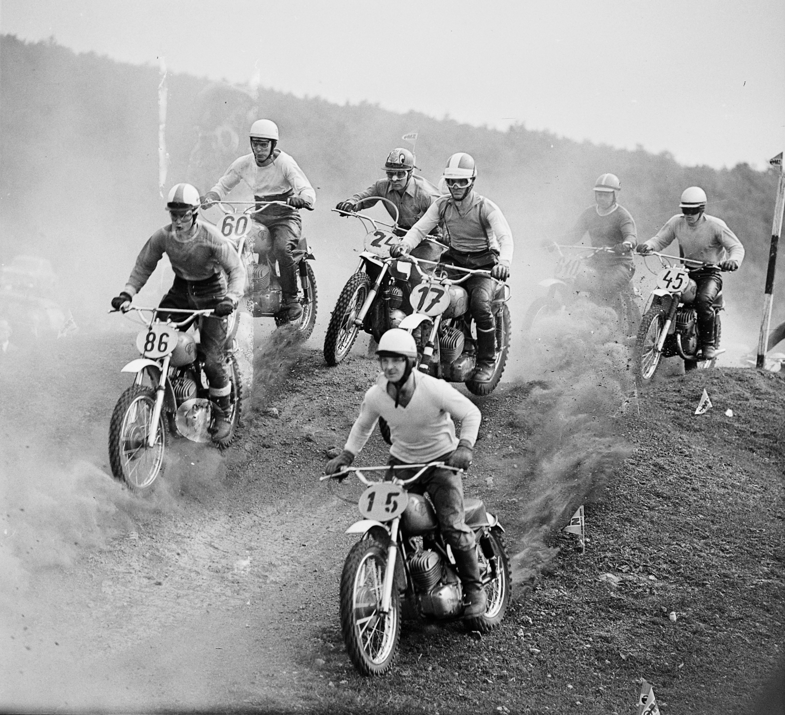 Hungary, Budaörs, Farkashegy, a Magyar Honvédelmi Sportszövetség Központi Motoros Klubjának nemzetközi motocross versenye., 1967, MHSZ, motorcycle, CZ-brand, motorcycle race, motocross, Fortepan #118355