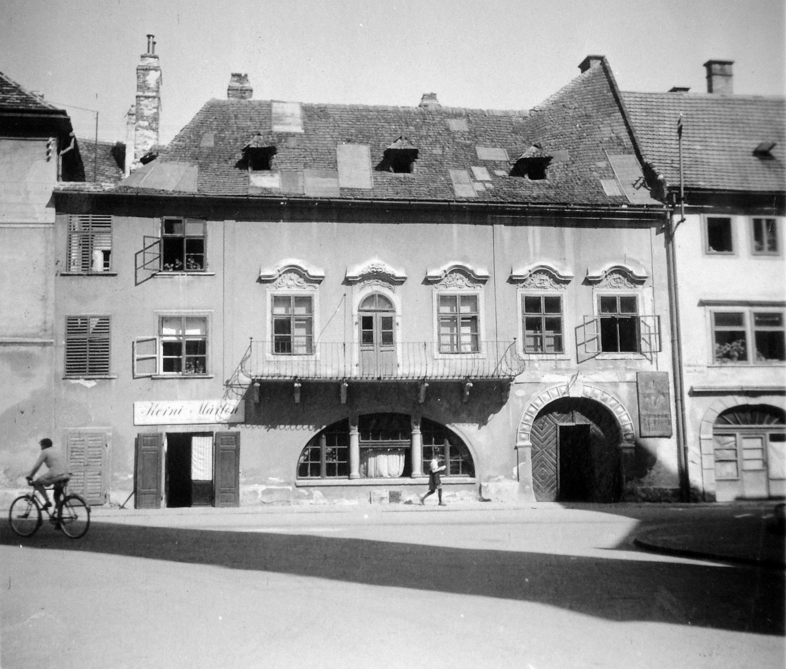 Magyarország, Sopron, Fő (Ferenc József) tér 3., Gambrinus-ház., 1942, Gádoros Lajos, Fortepan #11853