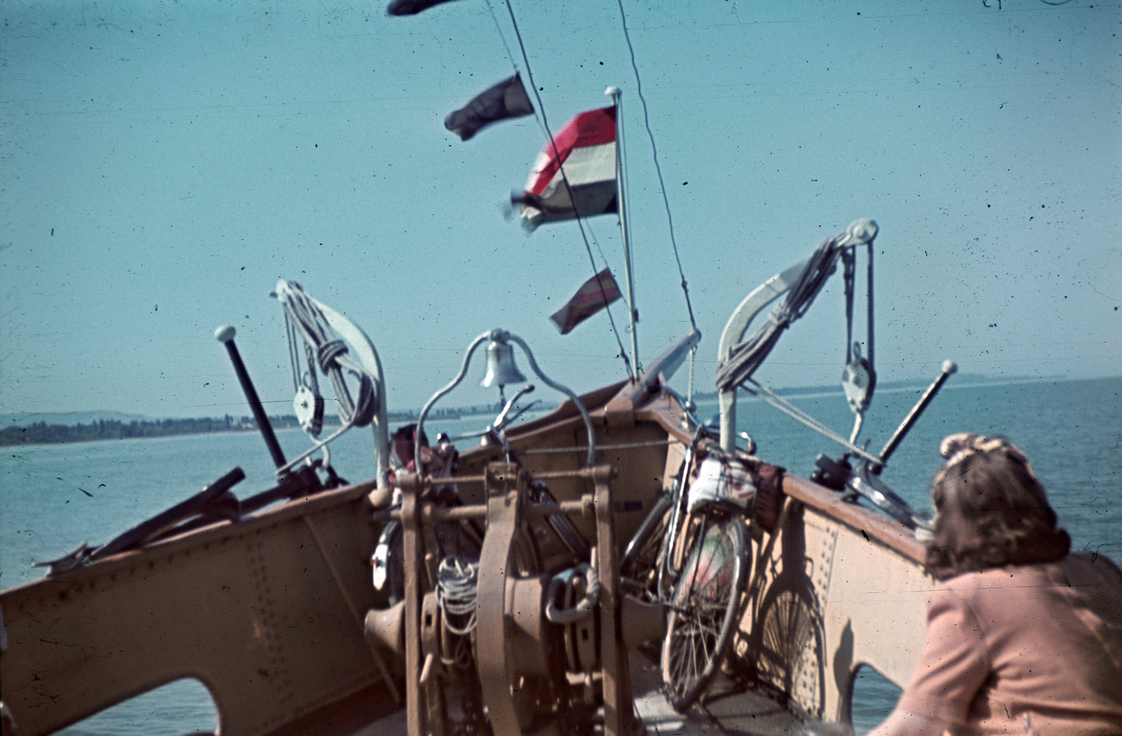 Hungary,Lake Balaton, a tavon Siófok térségében a Kelén vagy a Helka, még gőzhajóként. Szemben a szántódi földnyelv., 1942, Széman György, bicycle, colorful, flag, bell, Fortepan #118625