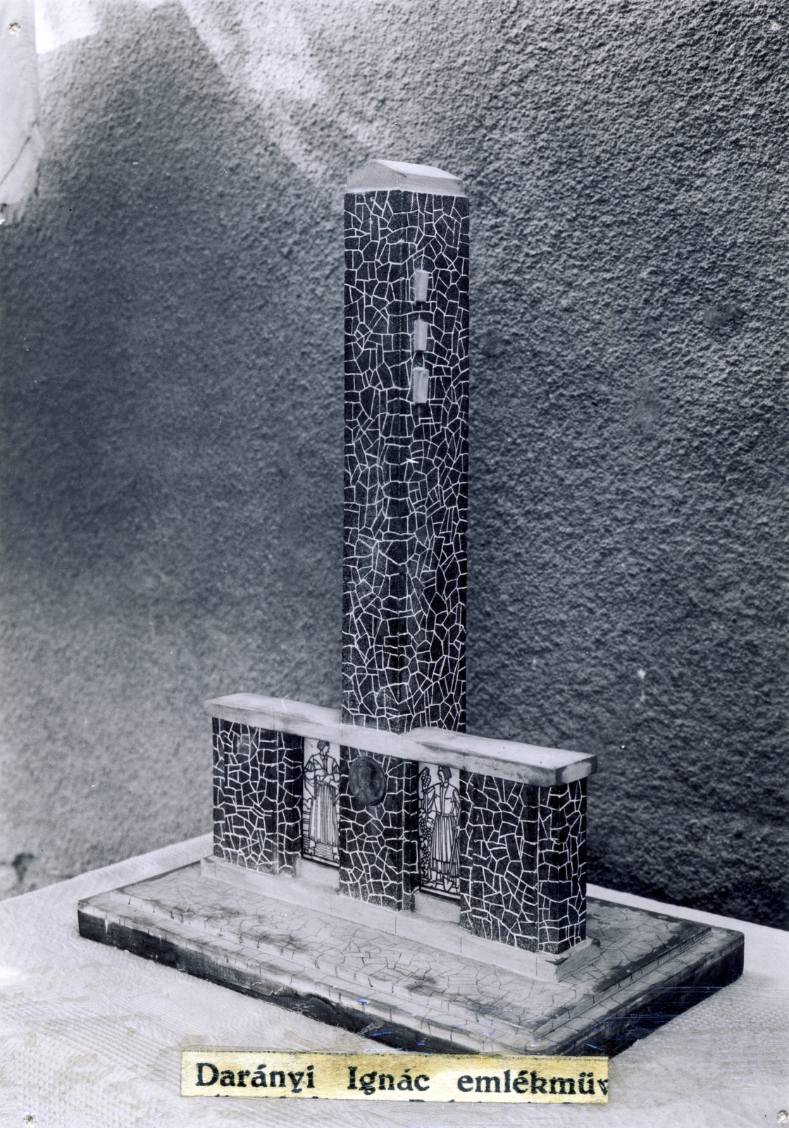 Magyarország, Tóth Gyula szobrászművész Darányi Ignác emlékművének makettja. 1938-ban Tihanyban került felállításra., 1937, Uj Nemzedék napilap, modern művészet, makett, Fortepan #118673