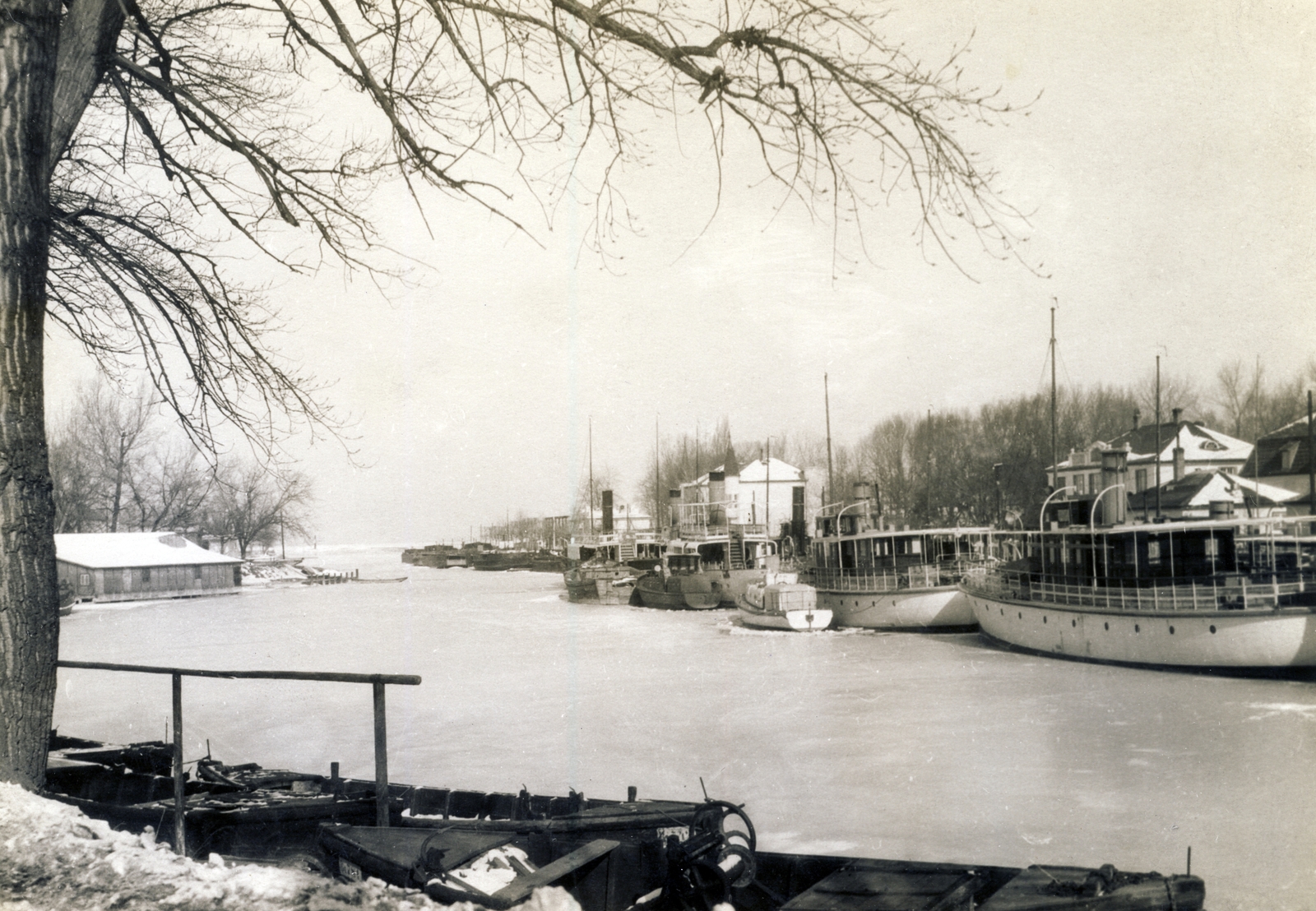 Hungary,Lake Balaton, Siófok, kikötő, hajók téli pihenőn., 1928, Uj Nemzedék napilap, Jókai ship, Kelén ship, Csobánc ship, Szigliget-ship, Lily ship, Fortepan #118746