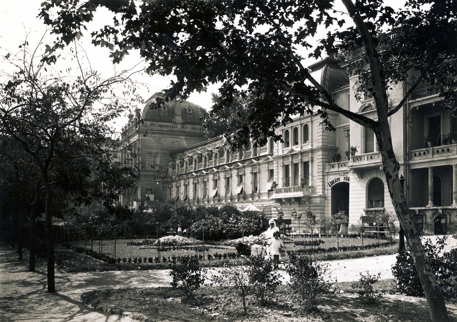 Hungary, Budapest II., Árpád fejedelem útja, Lukács Gyógyfürdő., 1937, Uj Nemzedék napilap, Budapest, Fortepan #118764