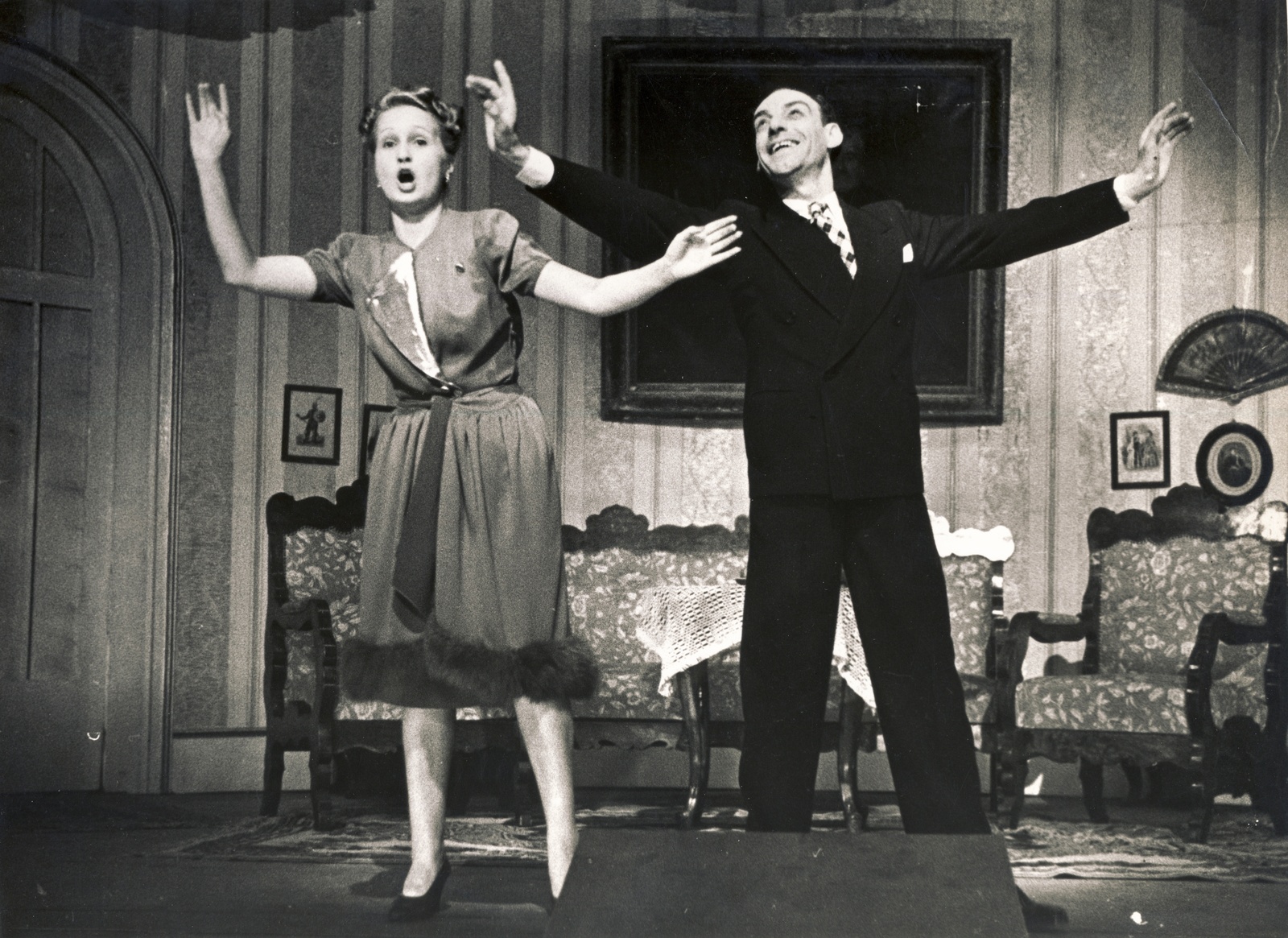 Hungary, Szondy Biri és Latabár Kálmán színművészek., 1939, Uj Nemzedék napilap, duet, dance, stage, actor, fan, Fortepan #118844