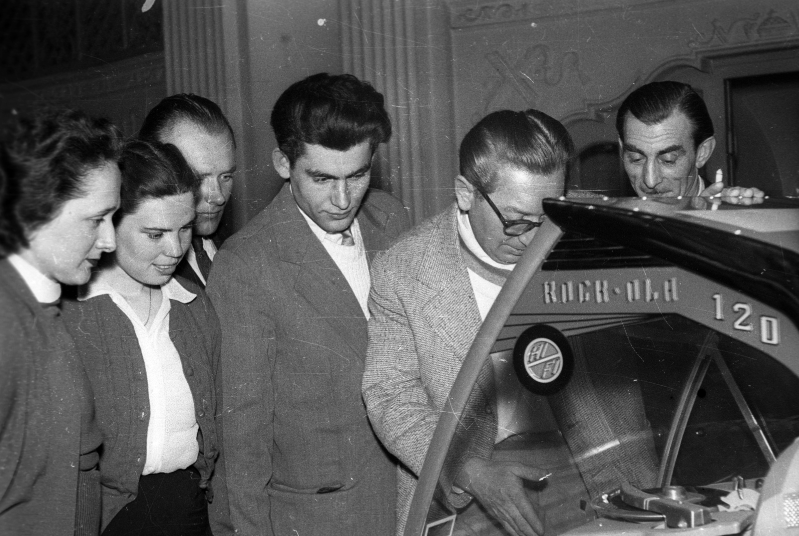 Hungary, jobbról a második Csákányi László színművész., 1959, FSZEK Budapest Gyűjtemény / Sándor György, Sándor György, turntable, Fortepan #118941